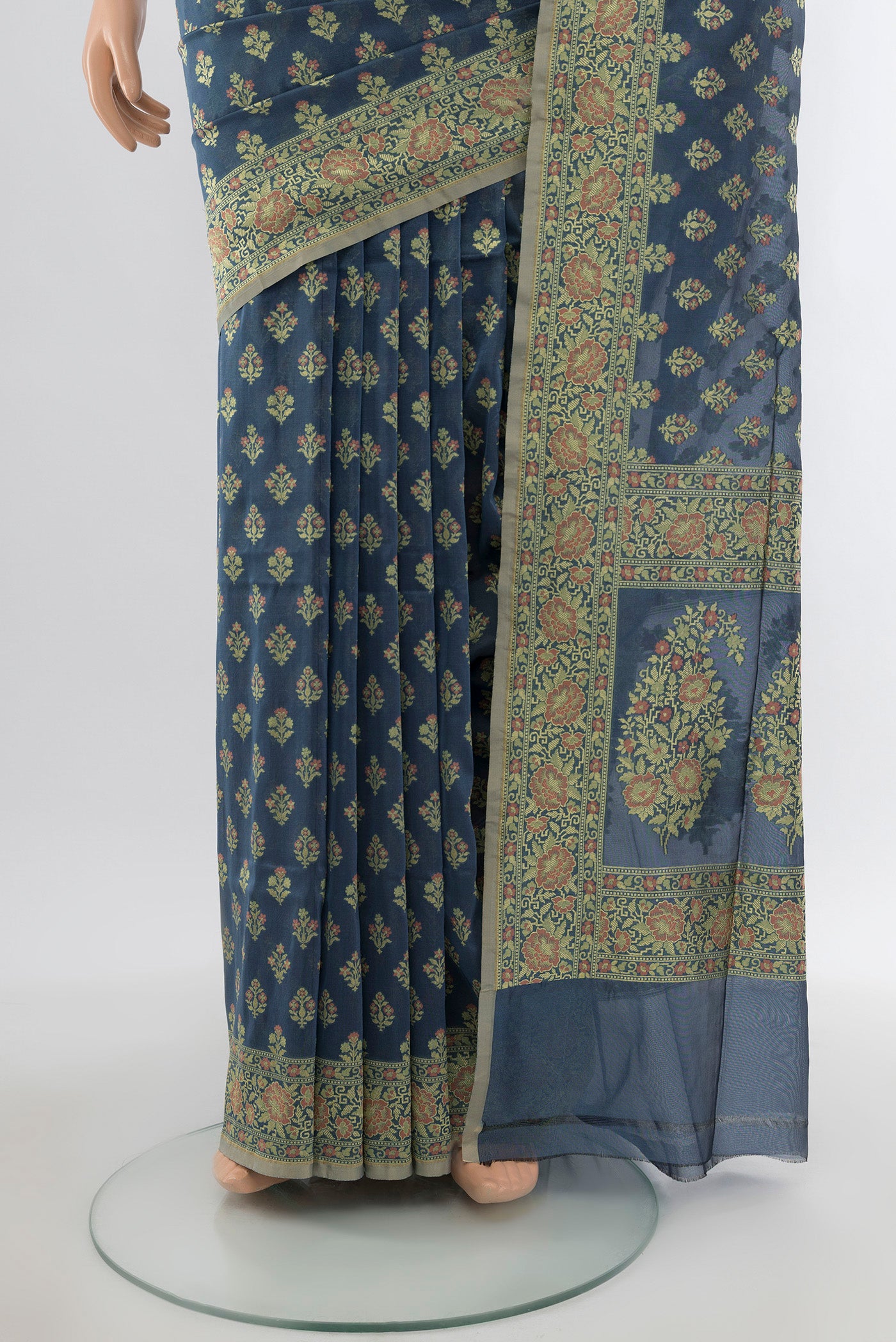 Pleats and pallu of Davys Grey Banarasi Silk Saree with Zari Butta on the body and Zari Border. 