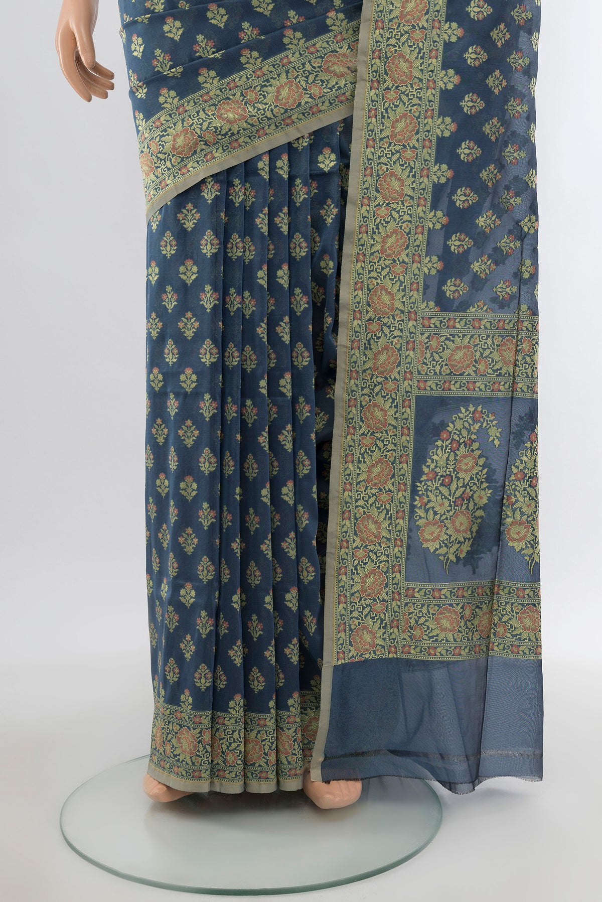 Pleats and pallu of Davys Grey Banarasi Silk Saree with Zari Butta on the body and Zari Border. 