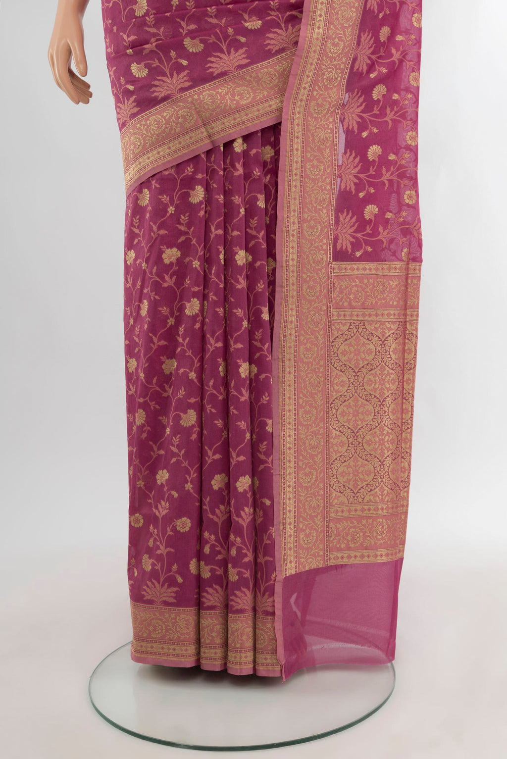Pleats and pallu of Pink Banarasi Silk Saree with Zari Butta on the body and Zari Border. 