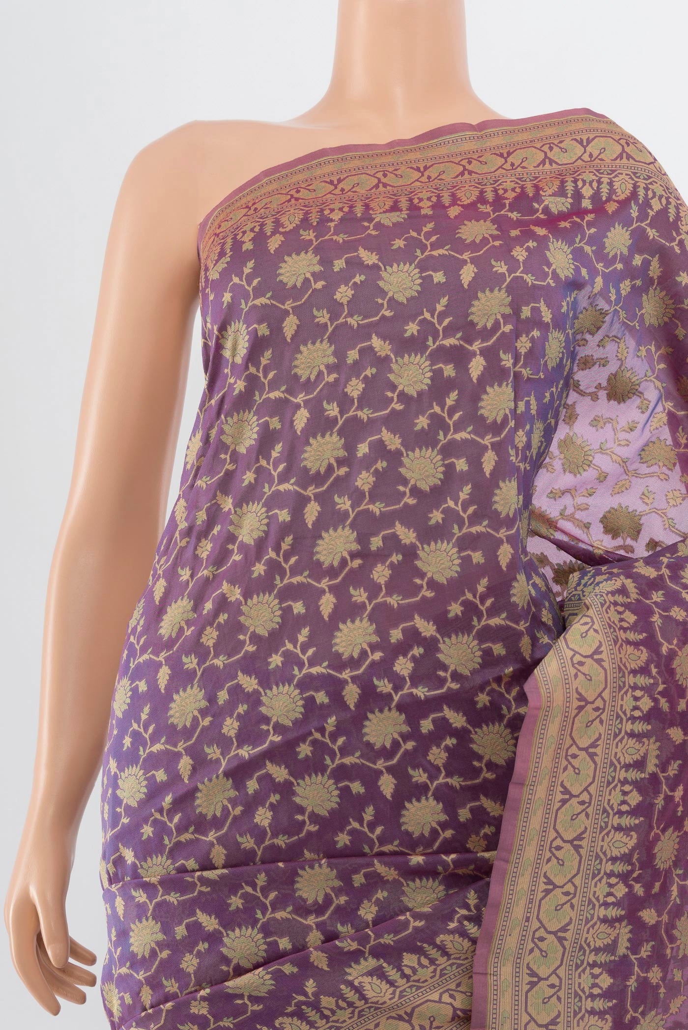 Border image of Lavender Banarasi Silk Saree with Zari Butta on the body and Silk Border. 