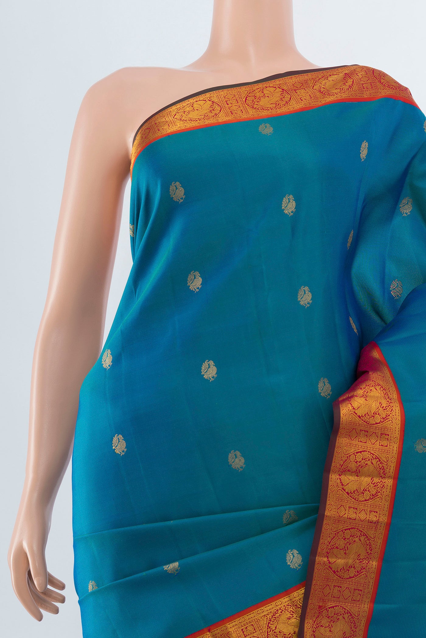 Border image of Pure Silk Pure Zari Dark Blue Kanchipuram Saree with Zari Butta on the body and Silk Border. 