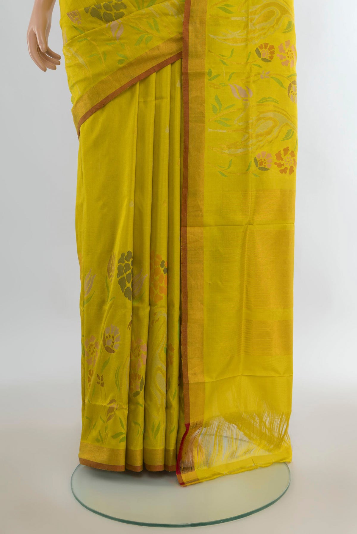 Pleats and pallu of Pure Silk Lemon Yellow Uppada Saree with Zari Butta on the body and Zari Border. 