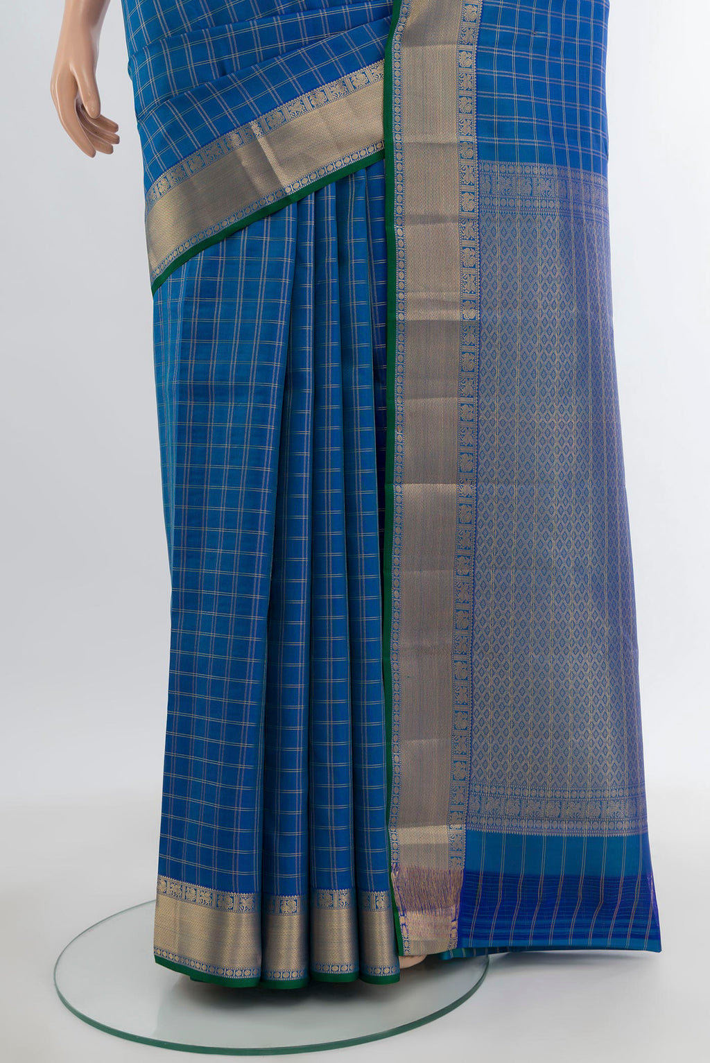 Pleats and pallu of Blue Kanchipuram Silk Saree with Checked design on the body and Zari Border. 