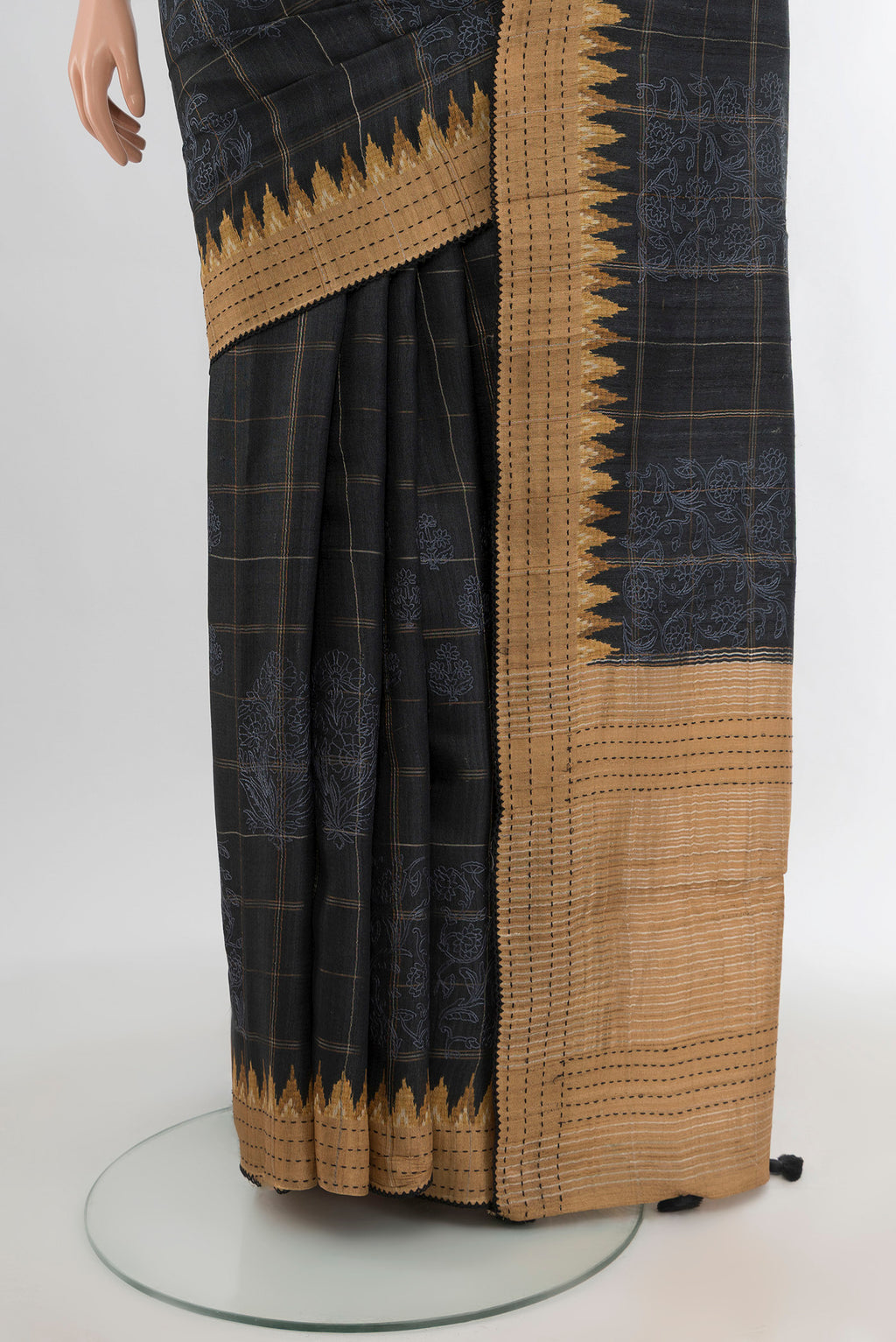 Pleats and pallu of Grey Tussar Silk Saree with Floral Print on the body and Thread Border. 