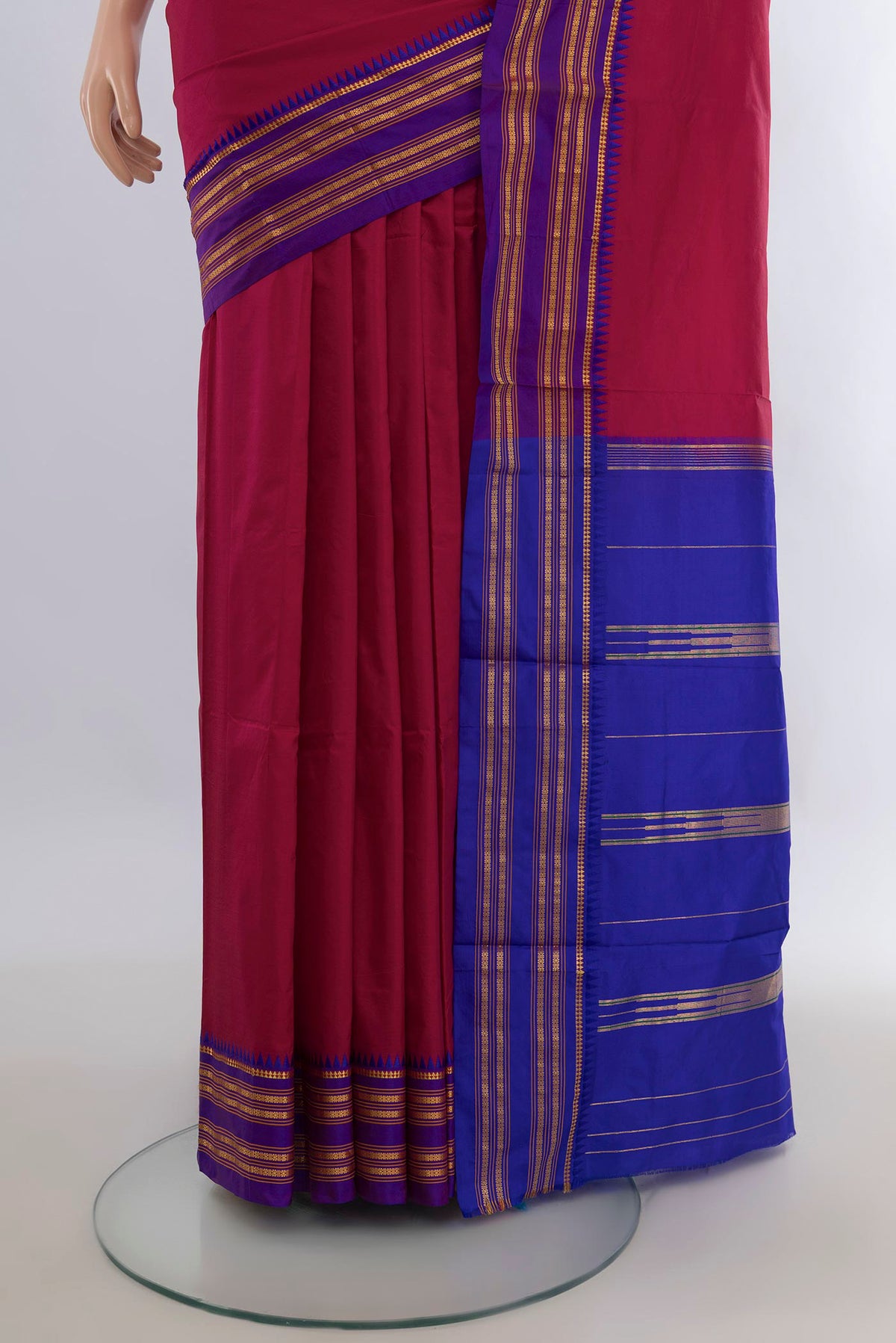 Pleats and pallu of Pure Silk Dark Pink Narayanpet Saree with Plain Body and Zari Border. 