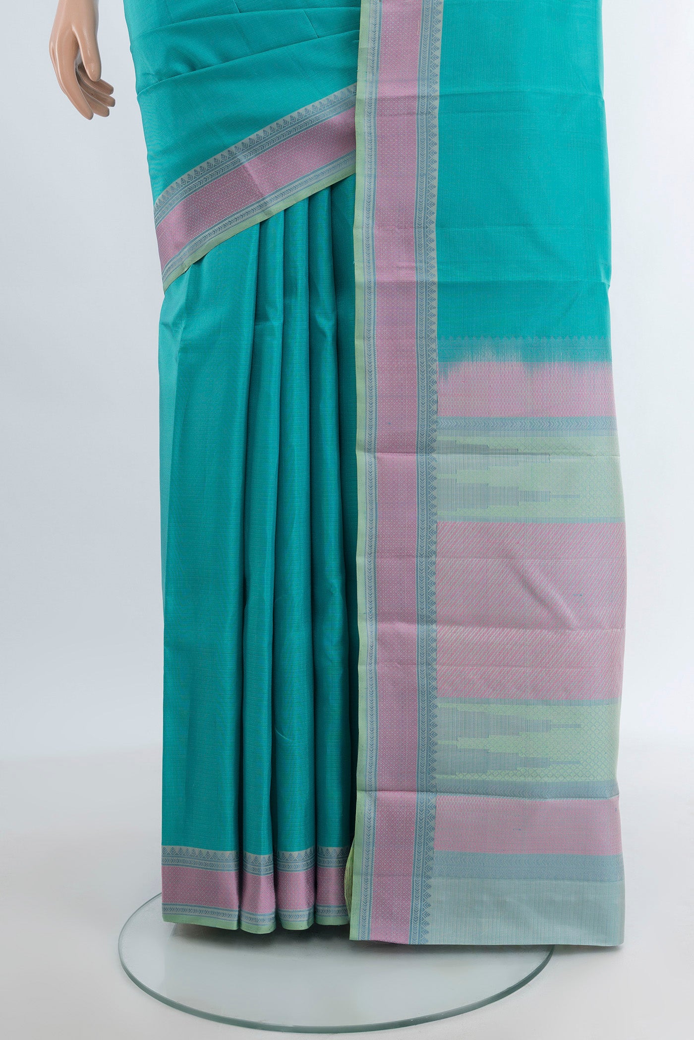 Pleats and pallu of Sky Blue Kanchipuram Silk Saree with Plain Body and Thread Border. 