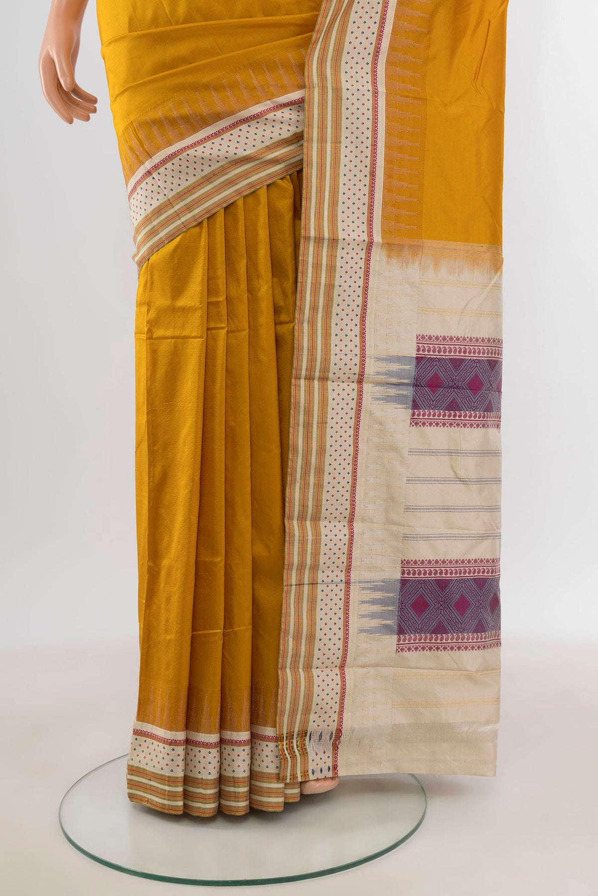 Pleats and pallu of Mustard Bangalore Silk - kadyal Saree with Plain Body and Thread Border. 
