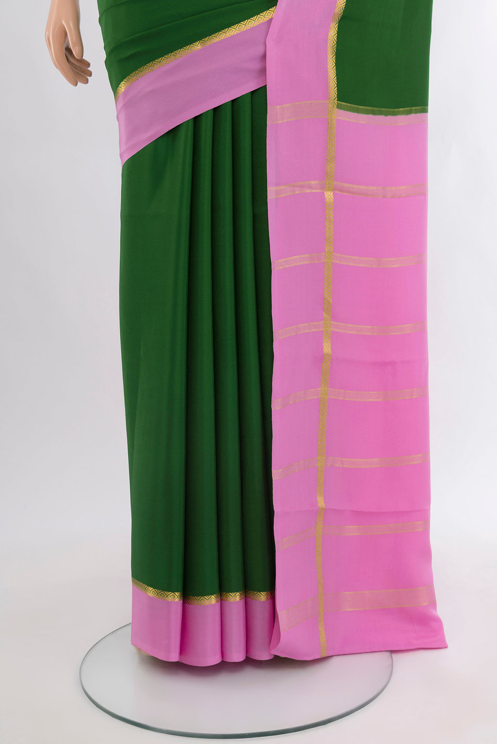 Pleats and pallu of Green Mysore Crepe Saree with Plain Body and Plain Border. 