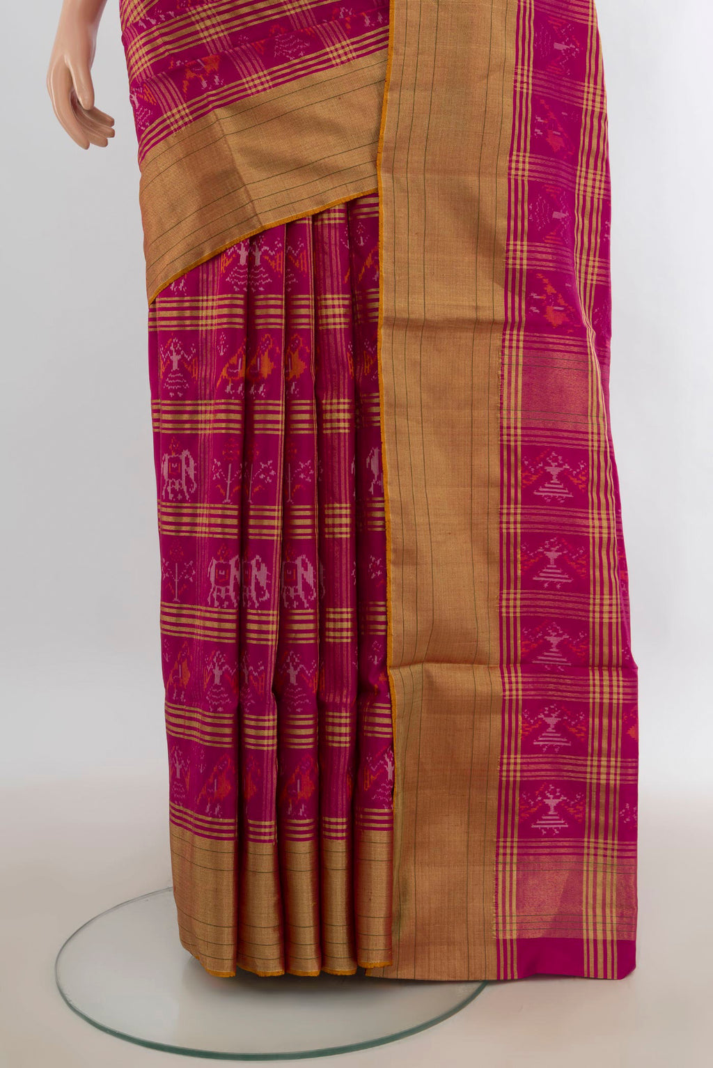 Pleats and pallu of Pure Silk Dark Pink Pochampally Saree with Checked design on the body and Zari Border. 