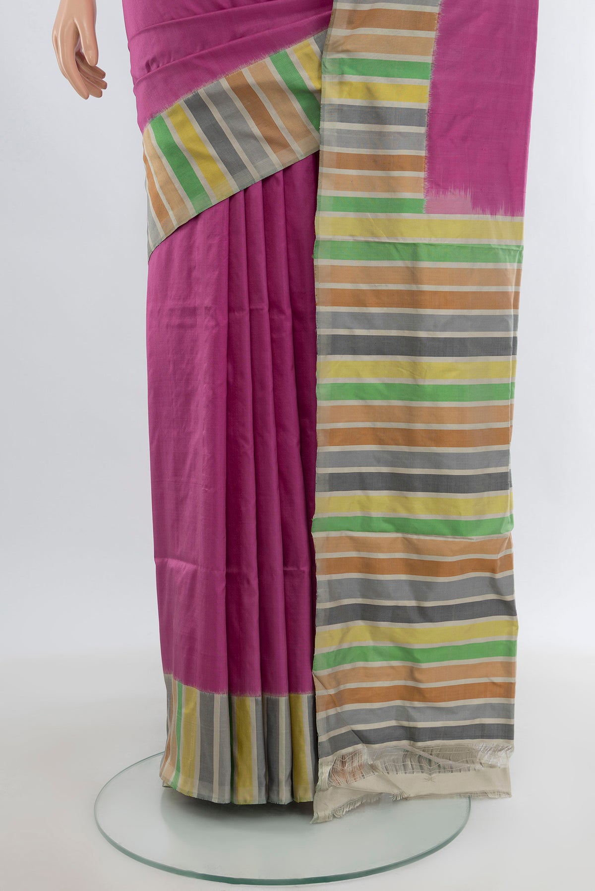Pleats and pallu of Lavender Pochampally Silk Saree with Plain Body and Plain Border. 