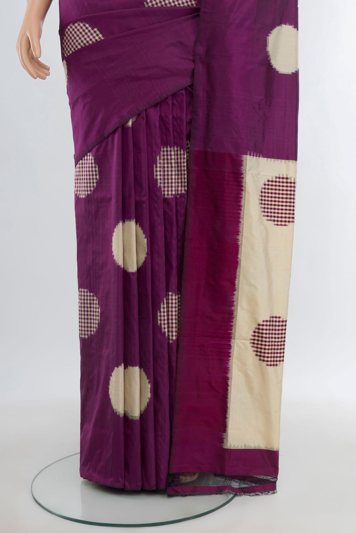 Pleats and pallu of Purple Pochampally Silk Saree with Pure Ikat on the body and Without Border. 