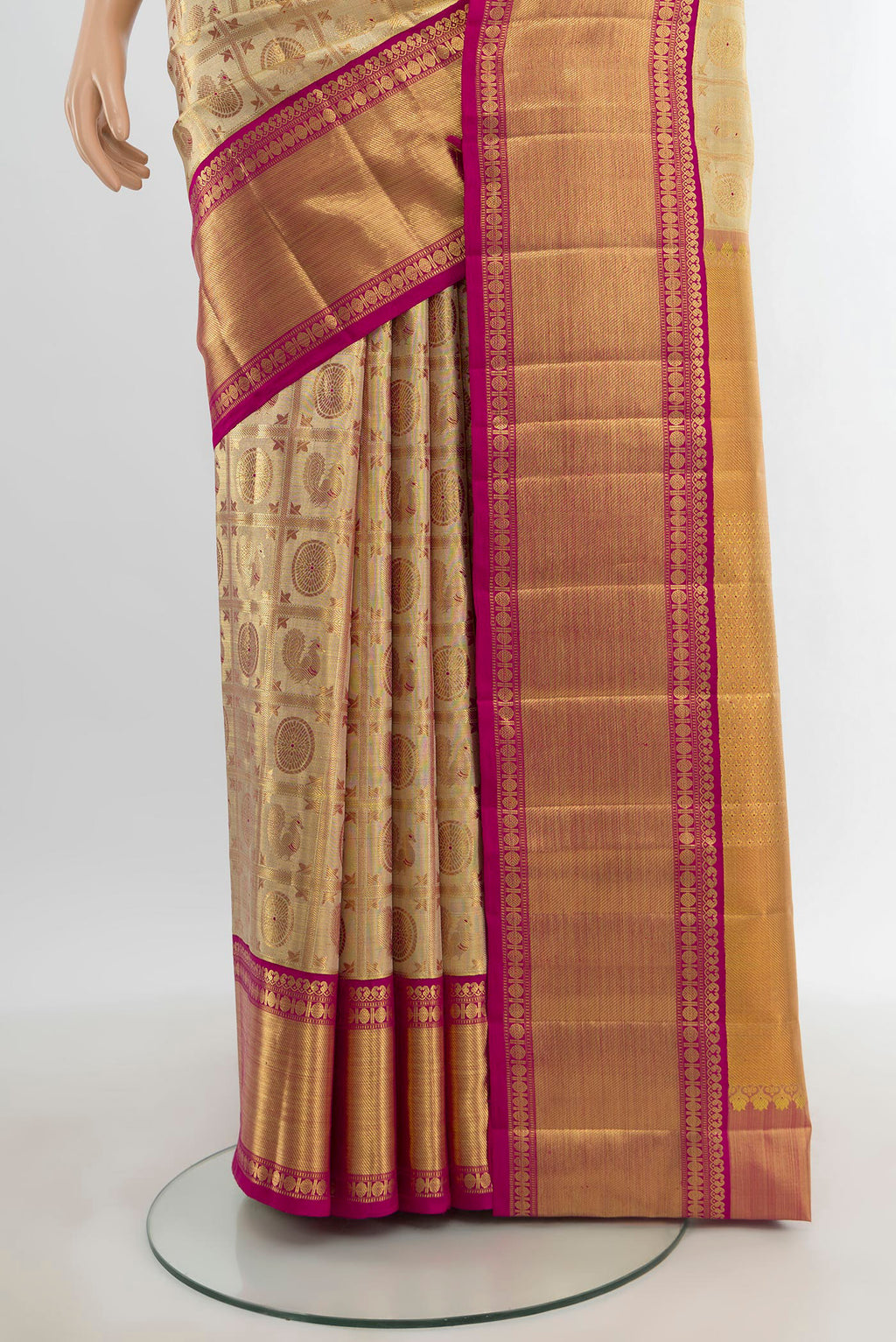 Pleats and pallu of Golden Kanjivaram Tissue Silk Saree with Zari Brocade on the body and Zari Border. 