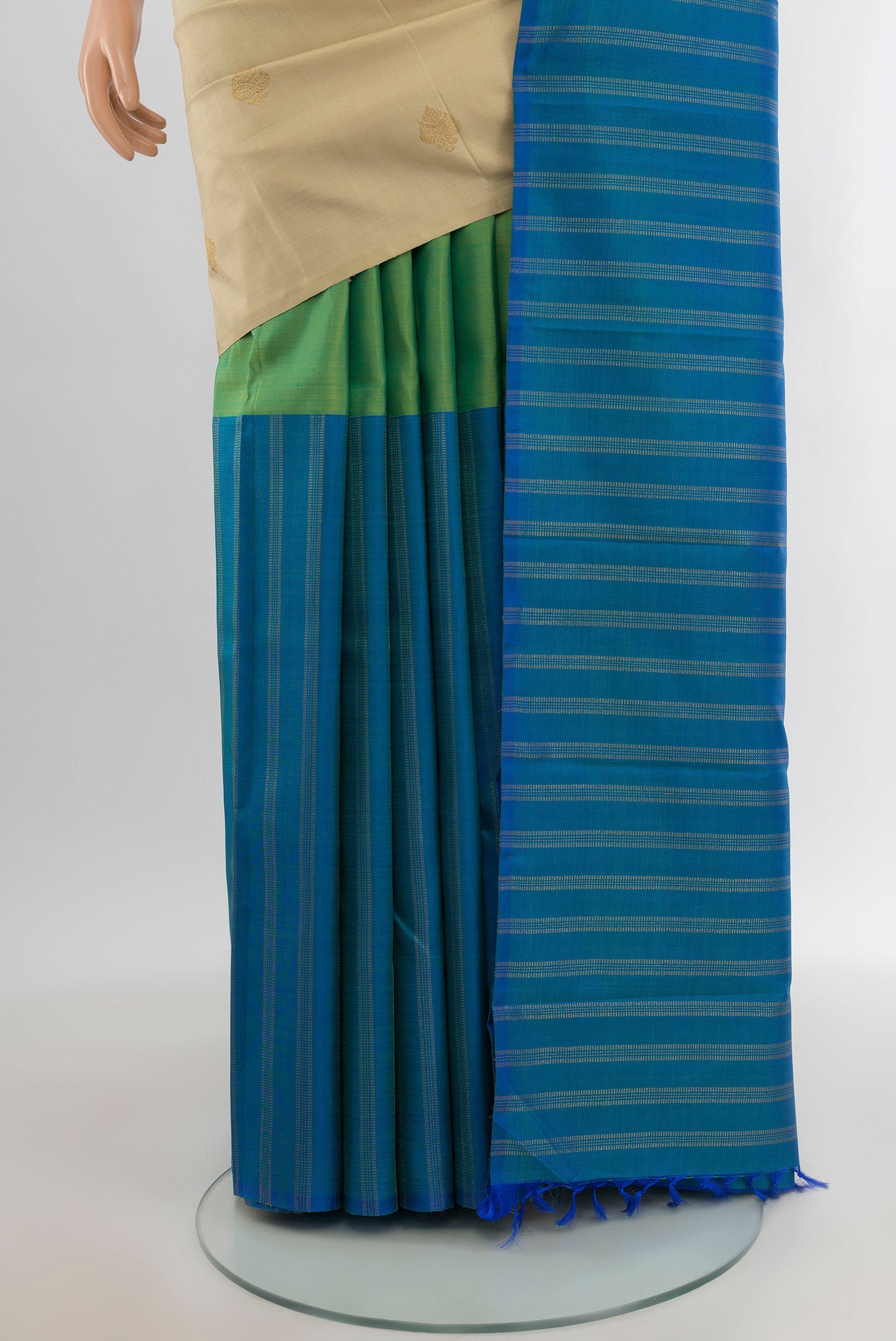 Pleats and pallu of Pure Silk Pure Zari Multi Color Kanchipuram Saree with Half And Half on the body and Without Border. 