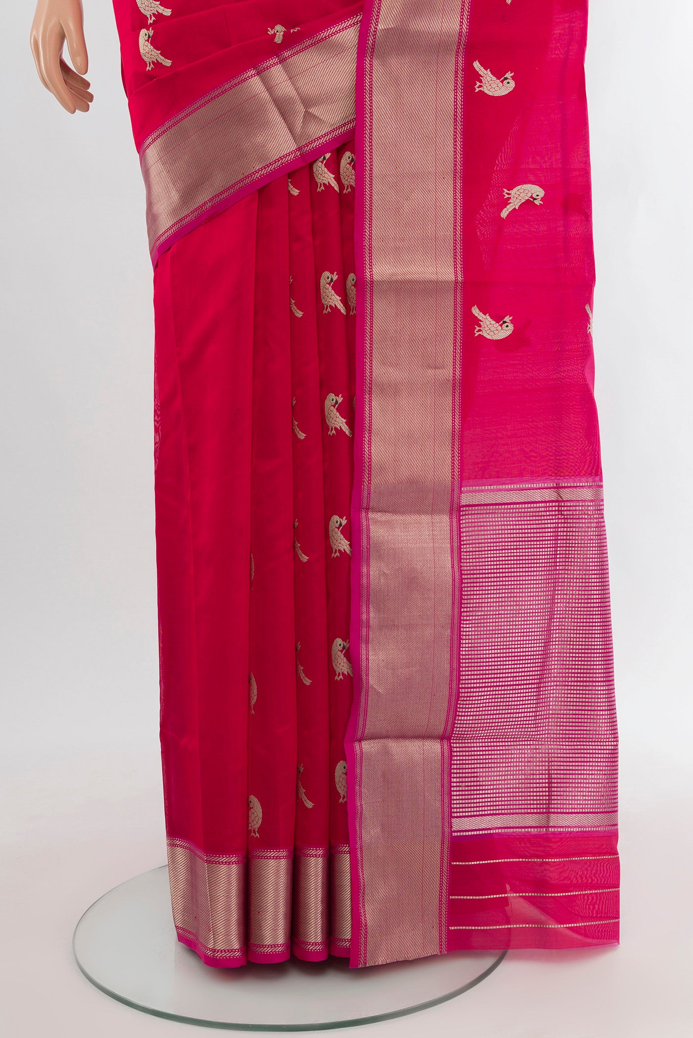 Pleats and pallu of Dark Pink Chanderi Silk Cotton Saree with Zari Butta on the body and Zari Border. 