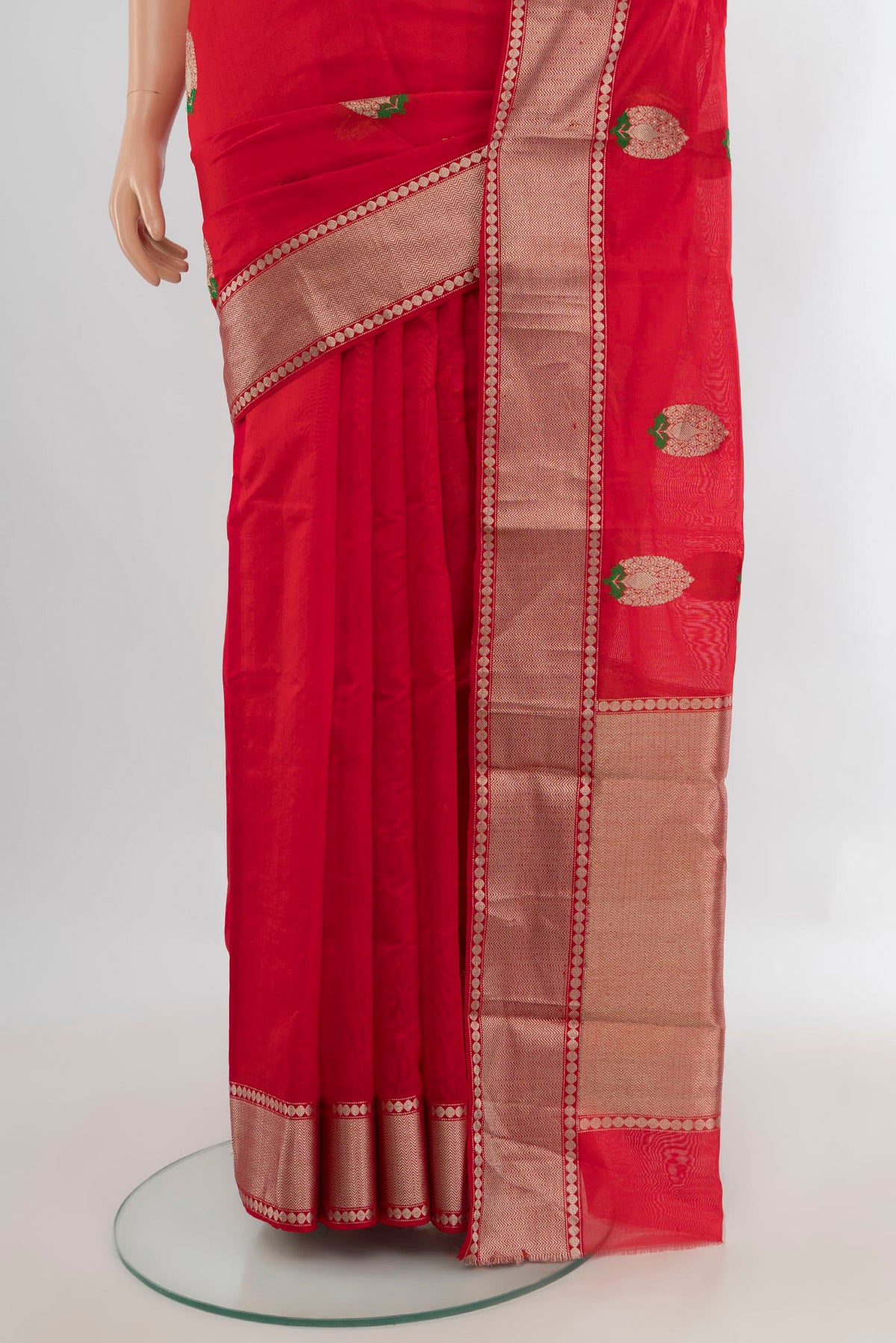 Pleats and pallu of Red Chanderi Cotton Saree with Zari Butta on the body and Zari Border. 