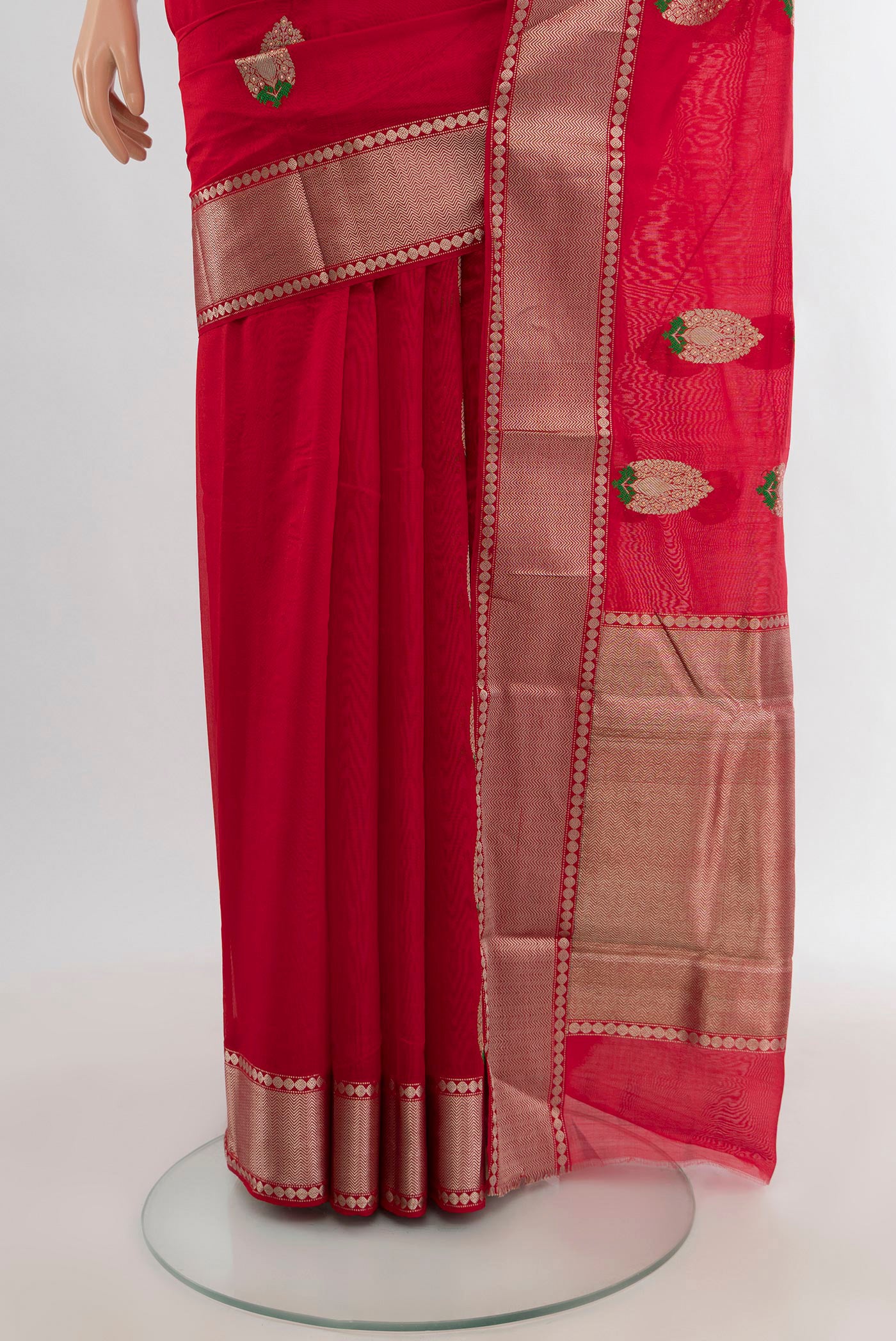 Pleats and pallu of Red Chanderi Silk Cotton Saree with Zari Butta on the body and Zari Border. 