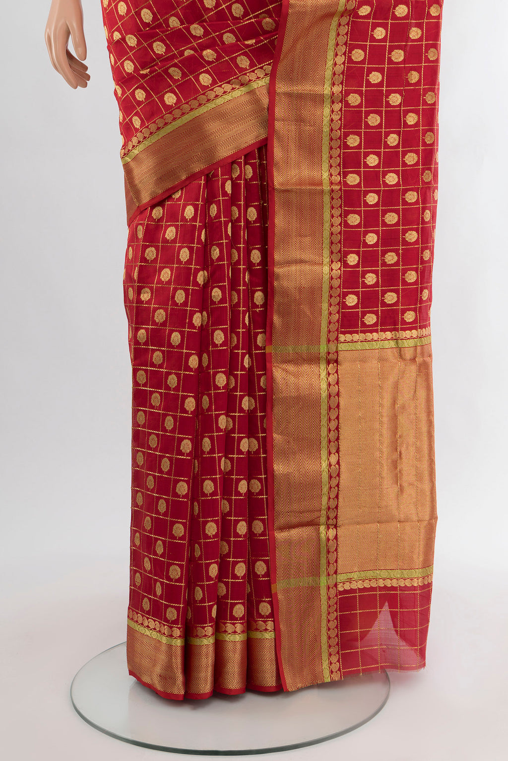 Pleats and pallu of Red Chanderi Silk Cotton Saree with Checked design on the body and Zari Border. 