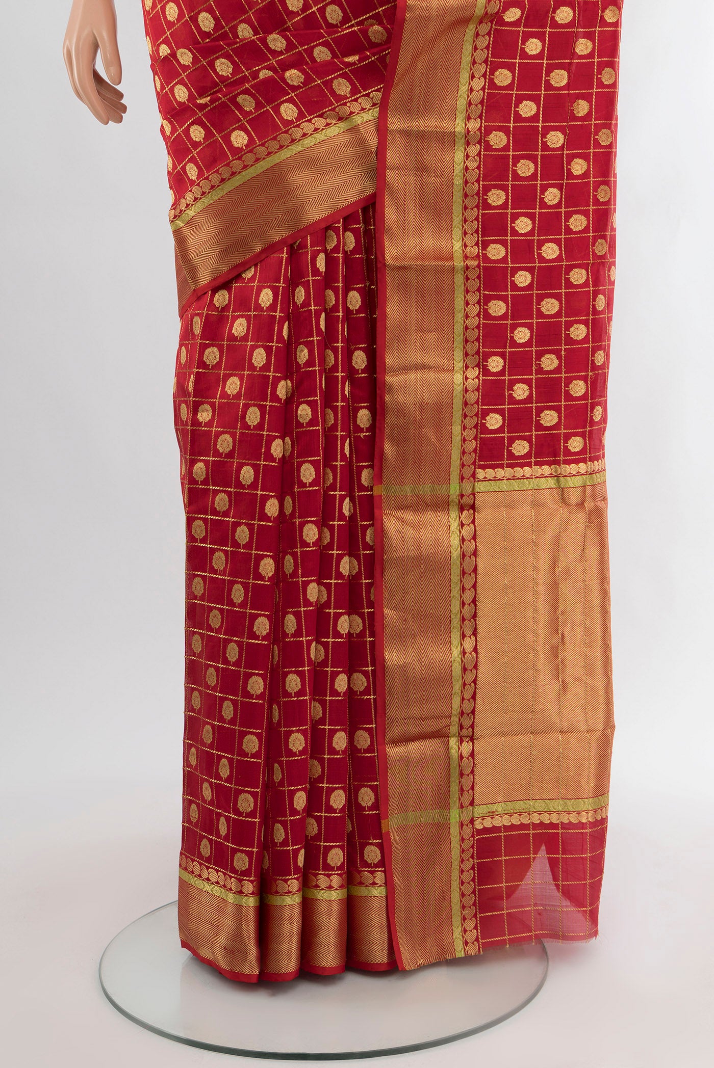 Pleats and pallu of Red Chanderi Silk Cotton Saree with Checked design on the body and Zari Border. 
