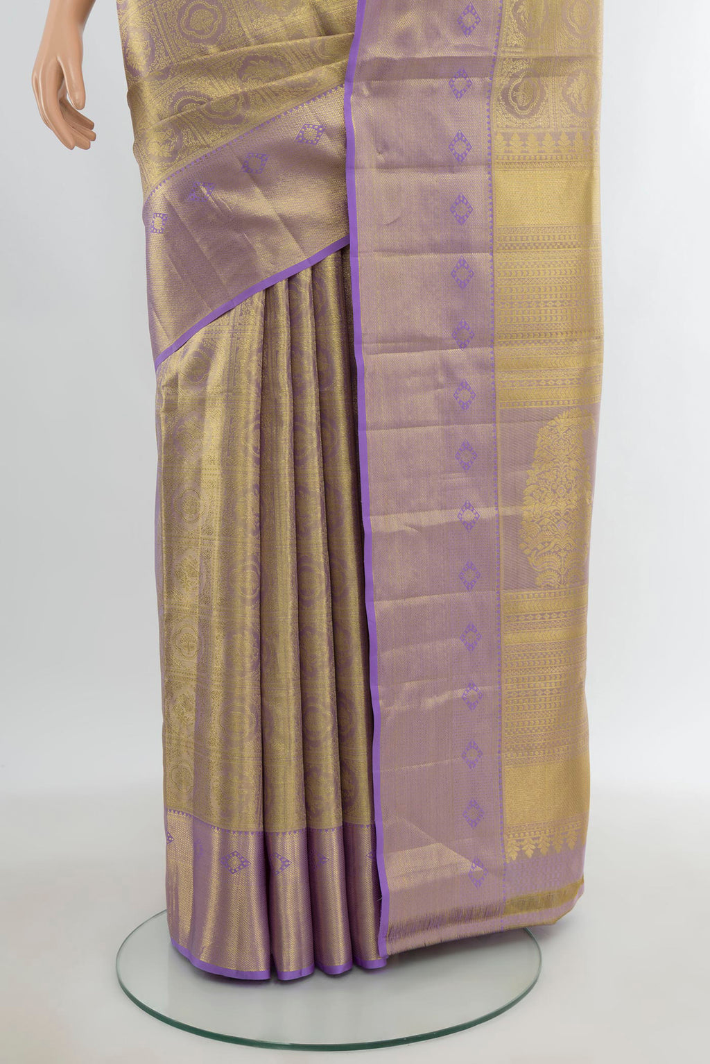 Pleats and pallu of Lavender Kanchipuram Tissue Silk Saree with Zari Brocade on the body and Zari Border. 