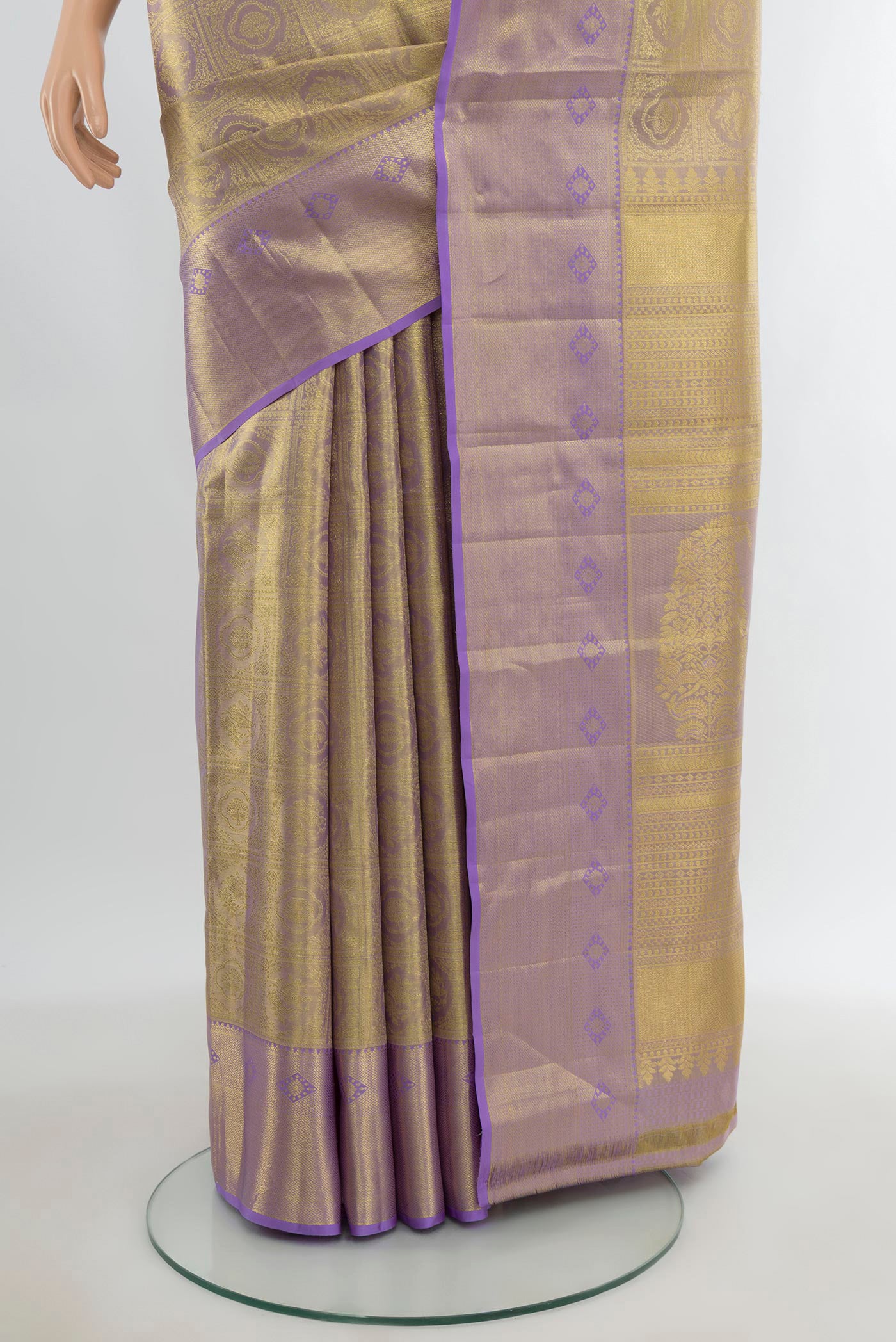 Pleats and pallu of Lavender Kanchipuram Tissue Silk Saree with Zari Brocade on the body and Zari Border. 