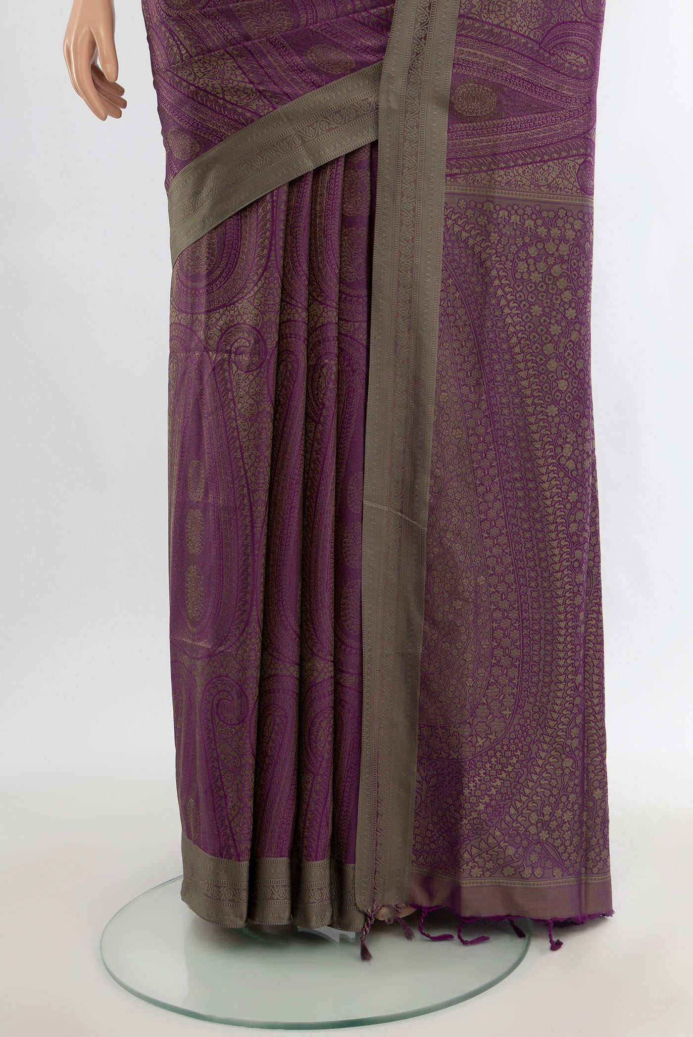Pleats and pallu of Violet Soft Silk Saree with Jacquard design on the body and Thread Border. 