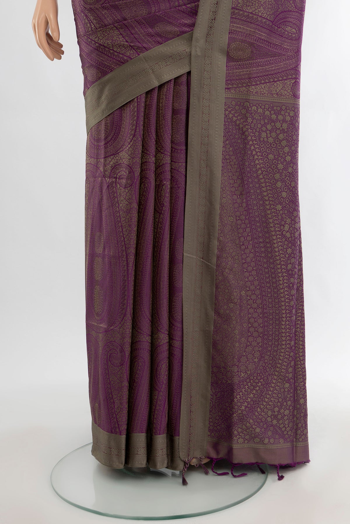 Pleats and pallu of Violet Soft Silk Saree with Jacquard design on the body and Thread Border. 