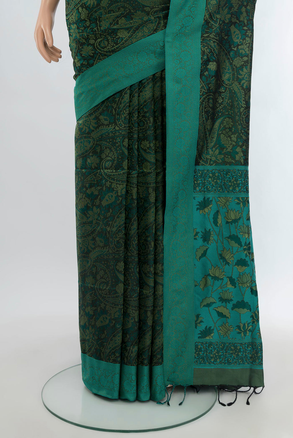 Pleats and pallu of Bottle Green Soft Silk Saree with Jacquard design on the body and Thread Border. 