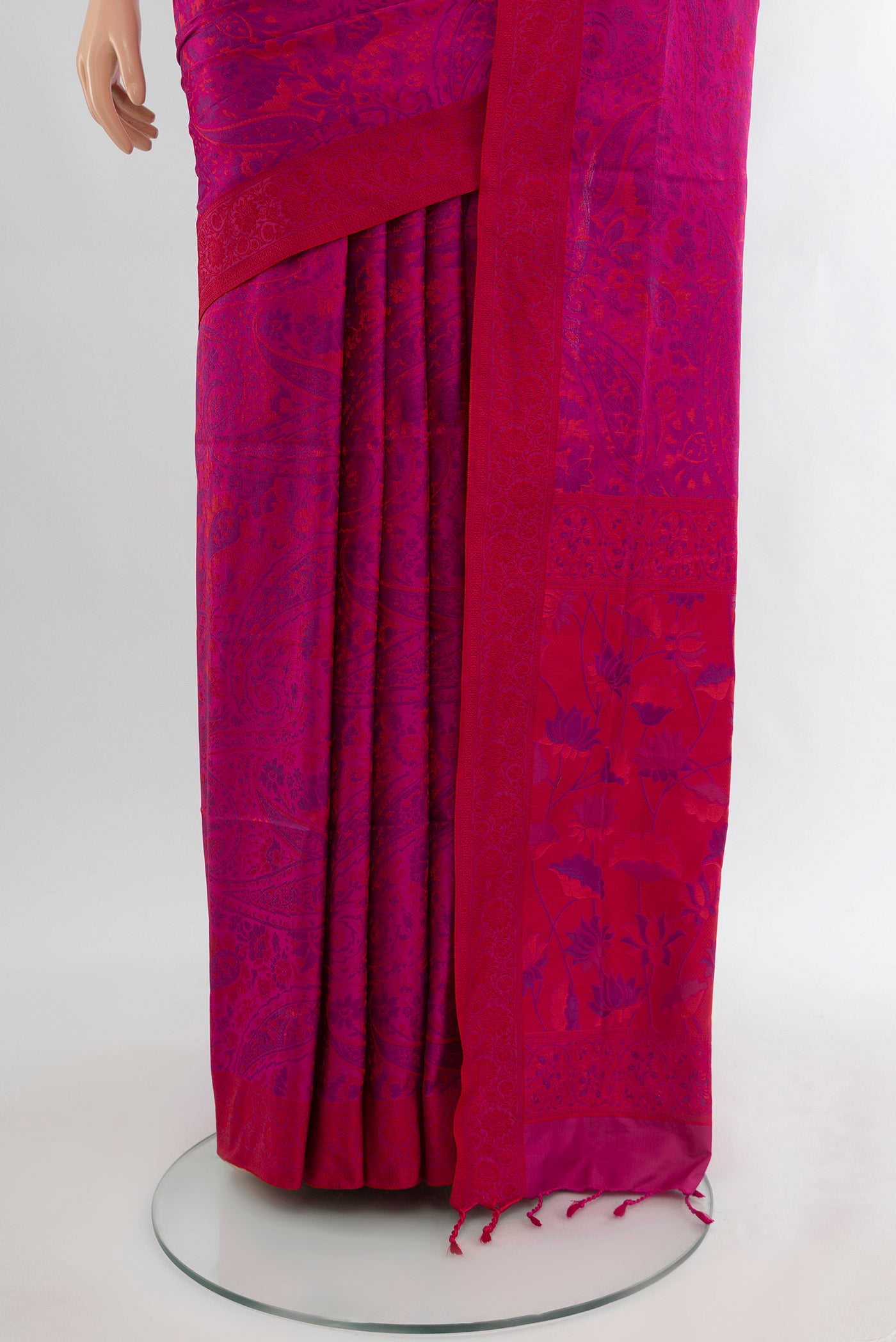 Pleats and pallu of Magenta Soft Silk Saree with Jacquard design on the body and Thread Border. 
