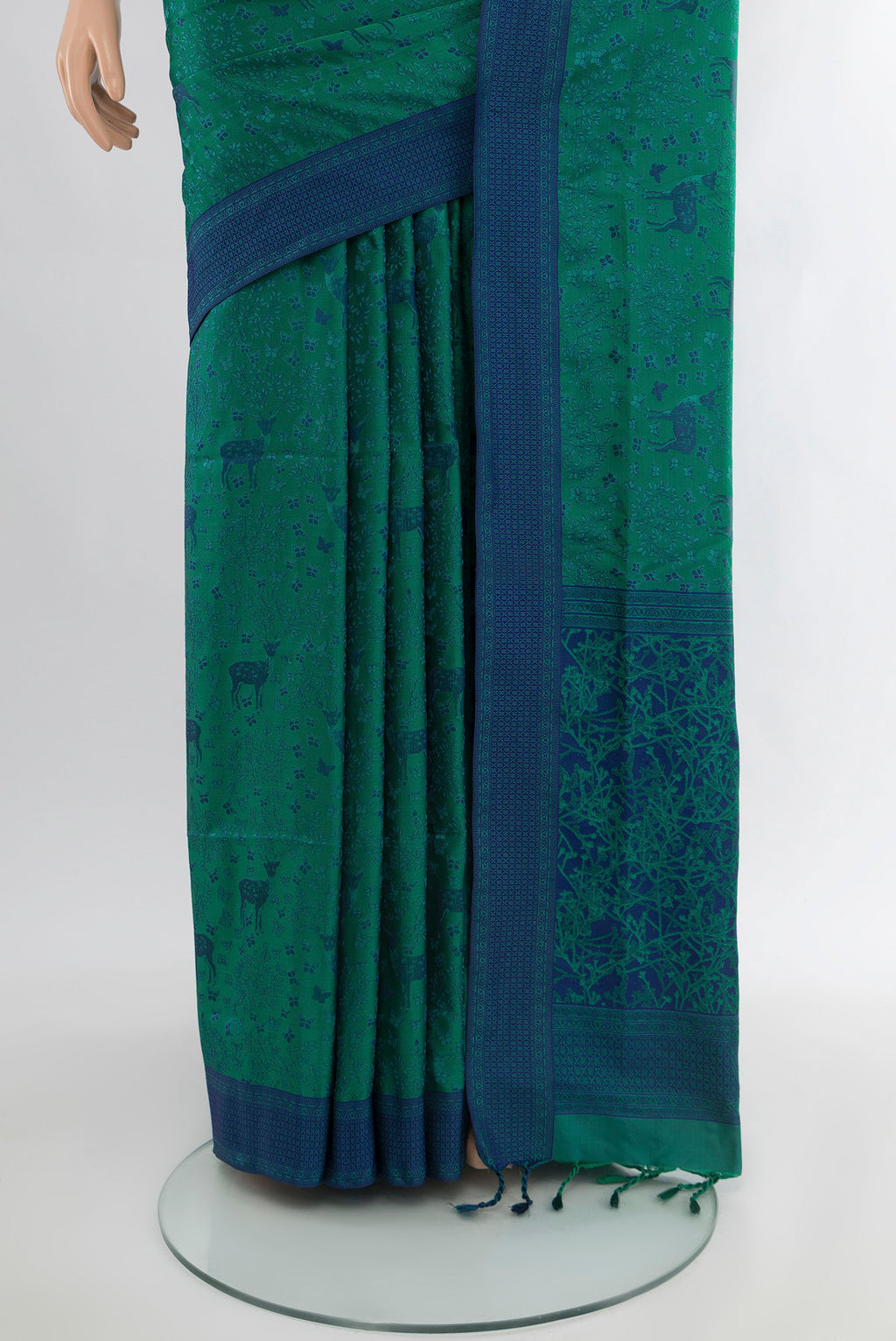 Pleats and pallu of Sea Green Soft Silk Saree with Jacquard design on the body and Thread Border. 