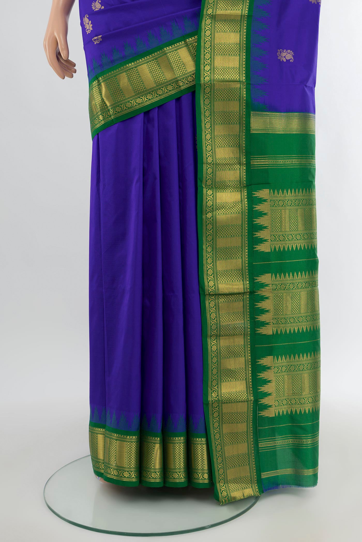 Pleats and pallu of Royal Blue Bangalore Silk - kadyal Nine Yards Saree with Plain Body and Zari Border. 