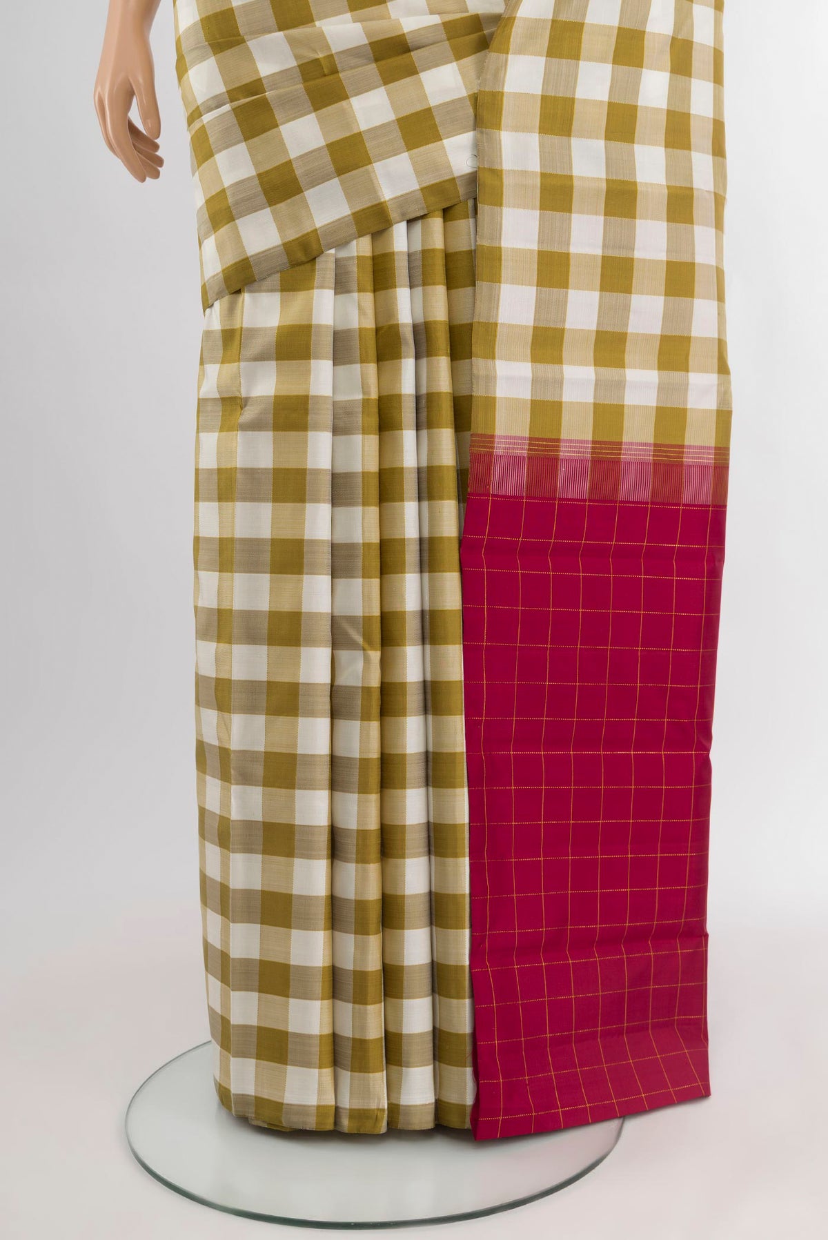 Pleats and pallu of Multi Color Kanchipuram Silk Saree with Checked design on the body and Without Border. 