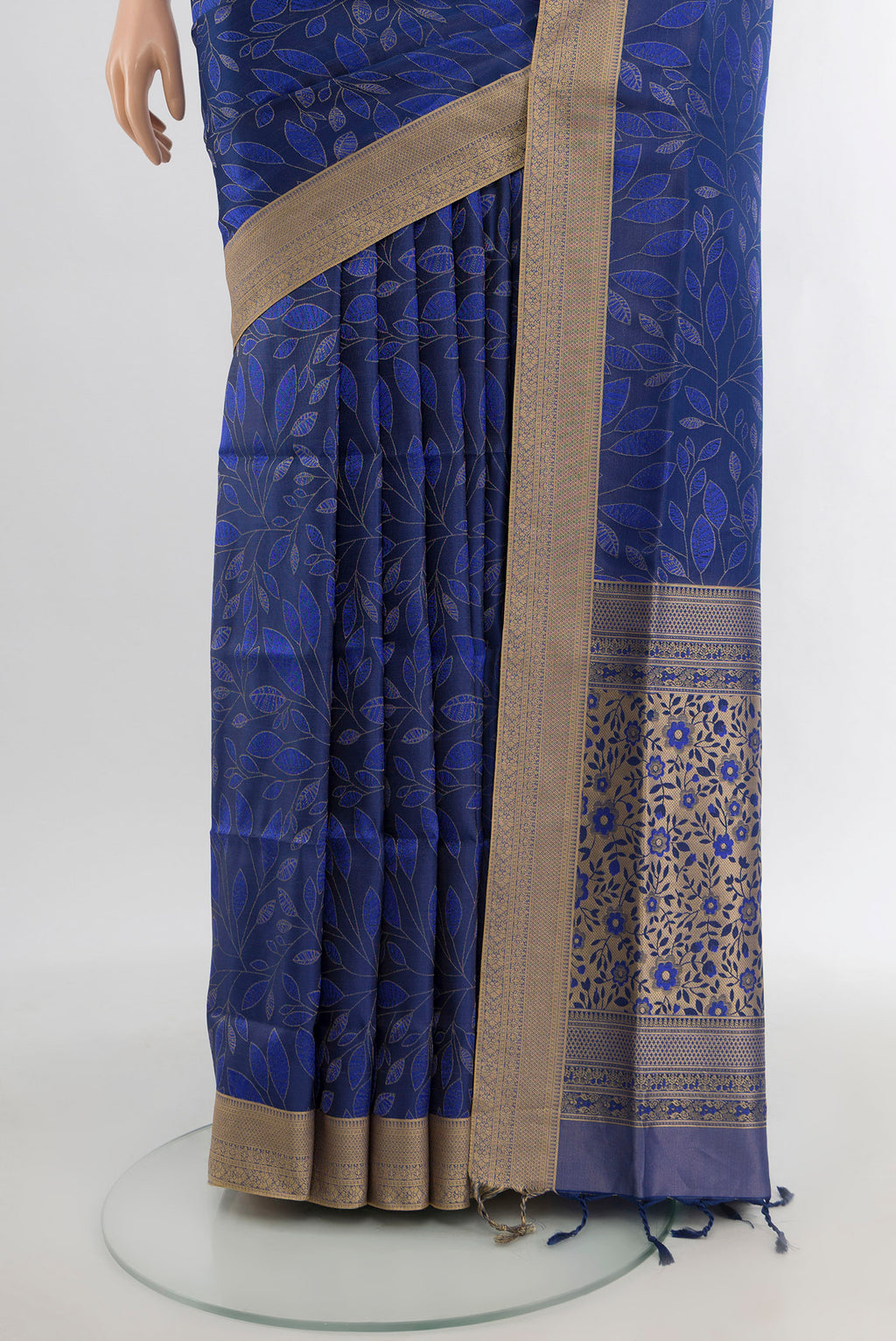Pleats and pallu of Dark Blue Soft Silk Saree with Jacquard design on the body and Thread Border. 