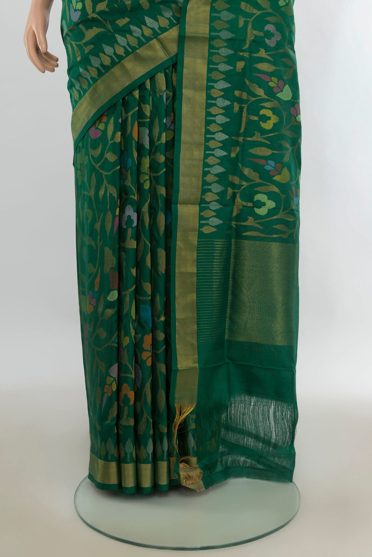 Pleats and pallu of Pure Silk Green Uppada Saree with Zari Brocade on the body and Zari Border. 