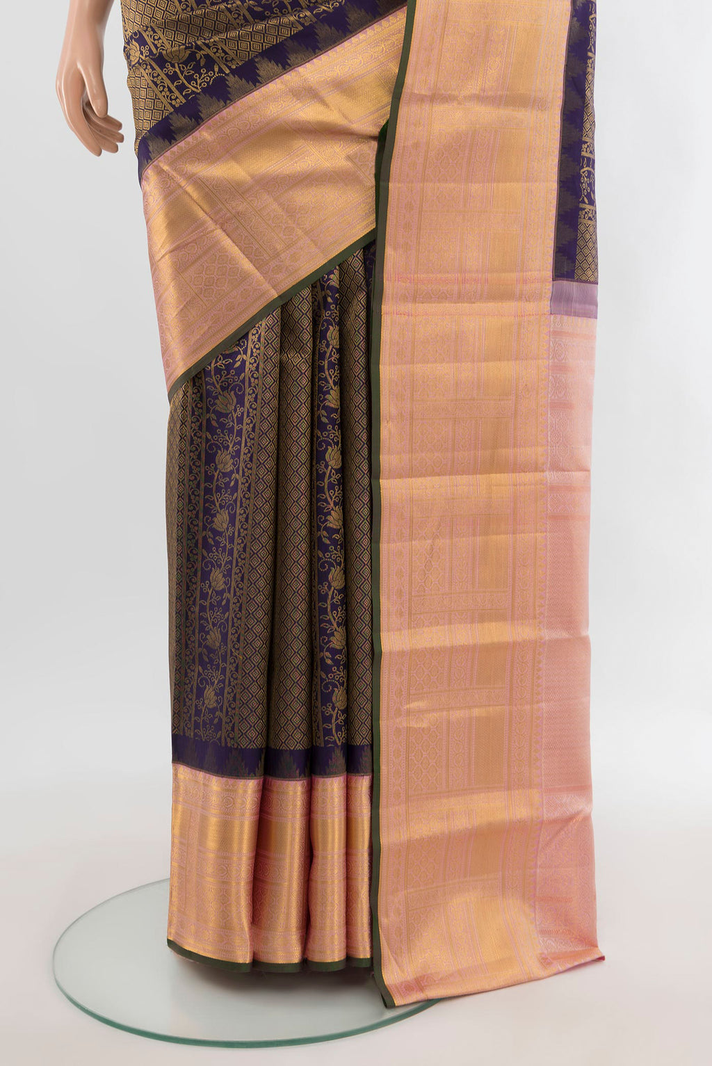 Pleats and pallu of Pure Silk Navy Blue Kanjivaram Saree with Zari Brocade on the body and Zari Border. 