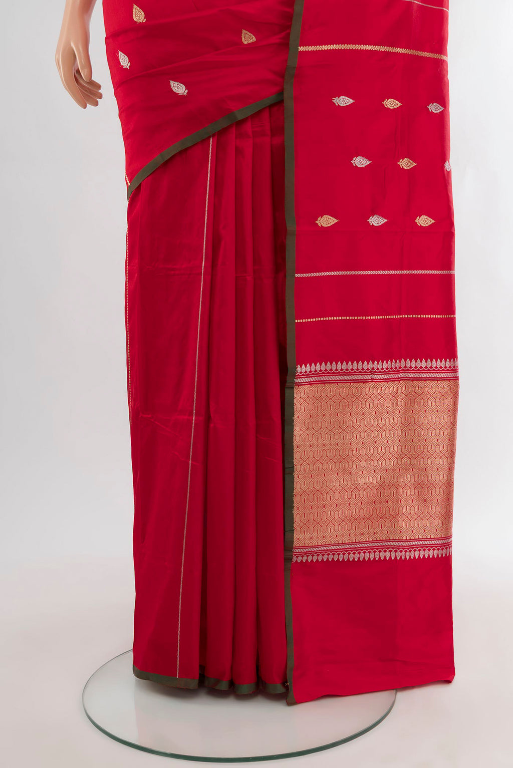 Pleats and pallu of Red Banarasi Katan Silk Saree with Stripes on the body and Without Border. 
