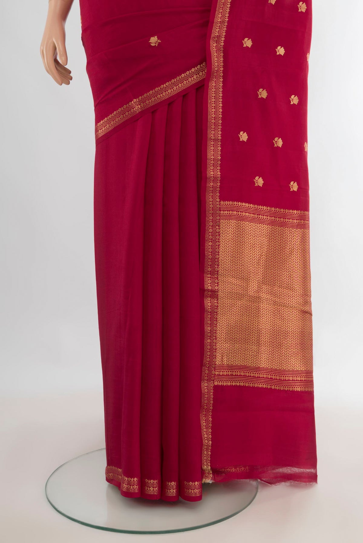 Pleats and pallu of Pure Silk Red Banarasi Katan Saree with Zari Butta on the body and Zari Border. 