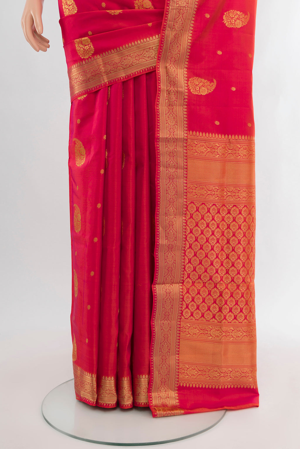 Pleats and pallu of Pink Dual Tone Soft Silk Saree with Zari Butta on the body and Zari Border. 