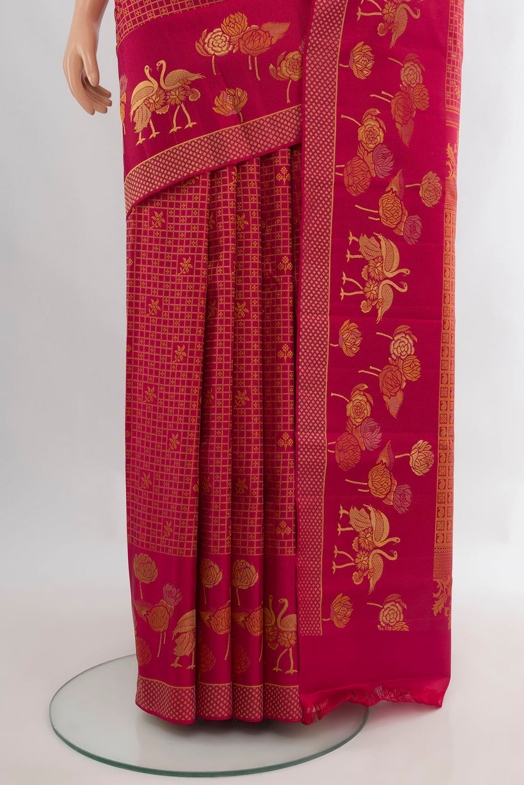 Pleats and pallu of Pure Silk Dark Pink Kanjivaram Saree with Zari Brocade on the body and Zari Border. 
