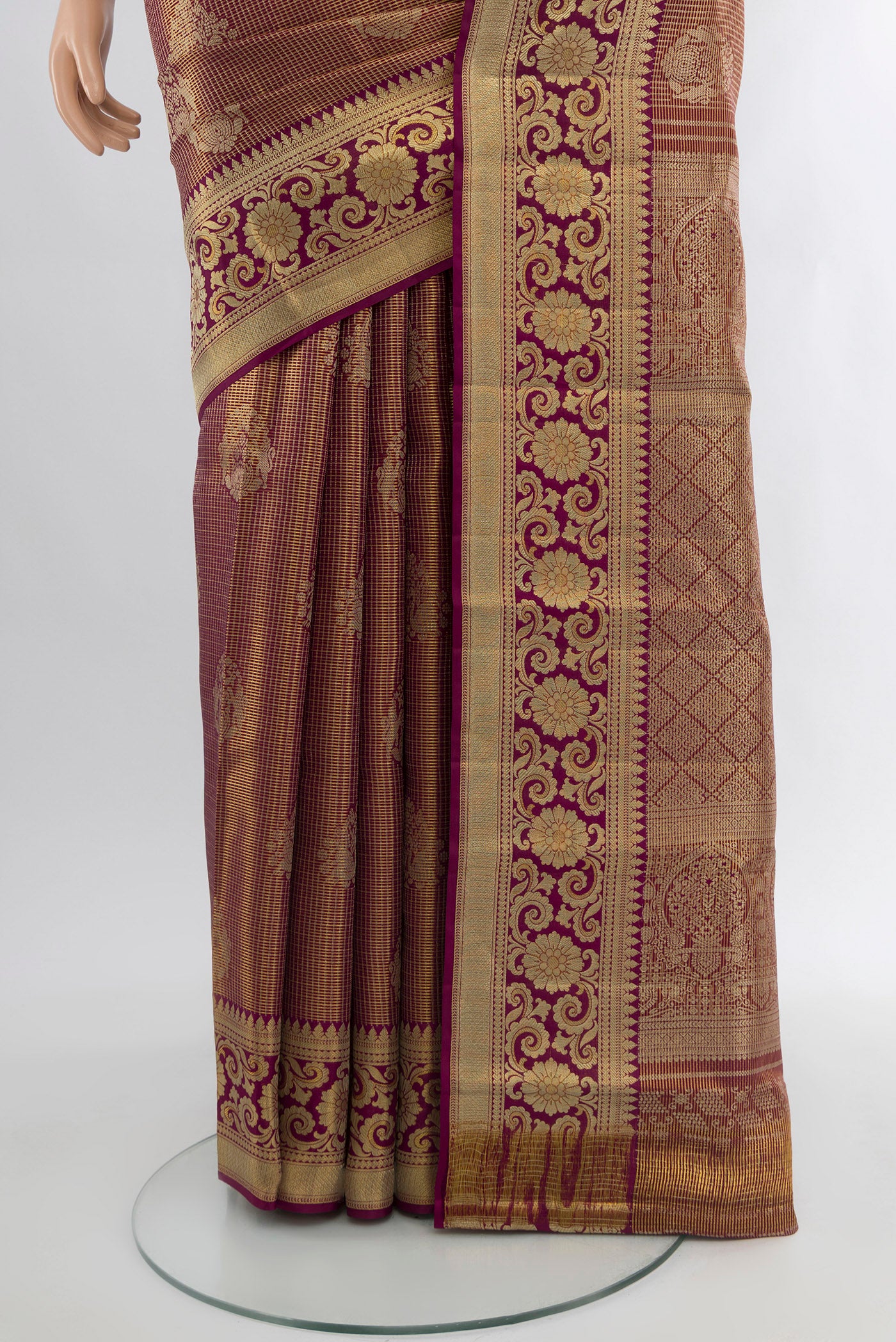Pleats and pallu of Purple Kanjivaram Tissue Silk Saree with Zari Brocade on the body and Zari Border. 
