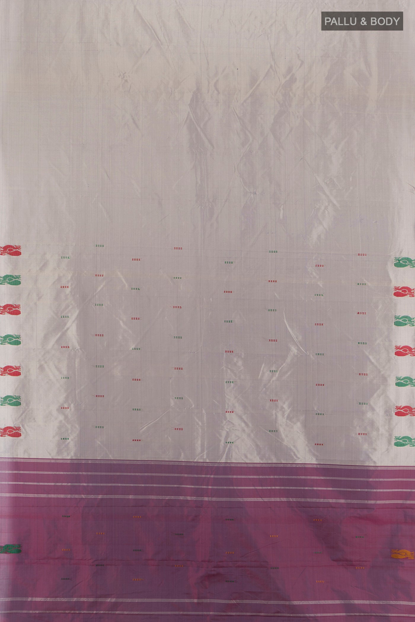 Flat view of Grey Kanchipuram Silk Saree with Plain Body and Thread Border. 