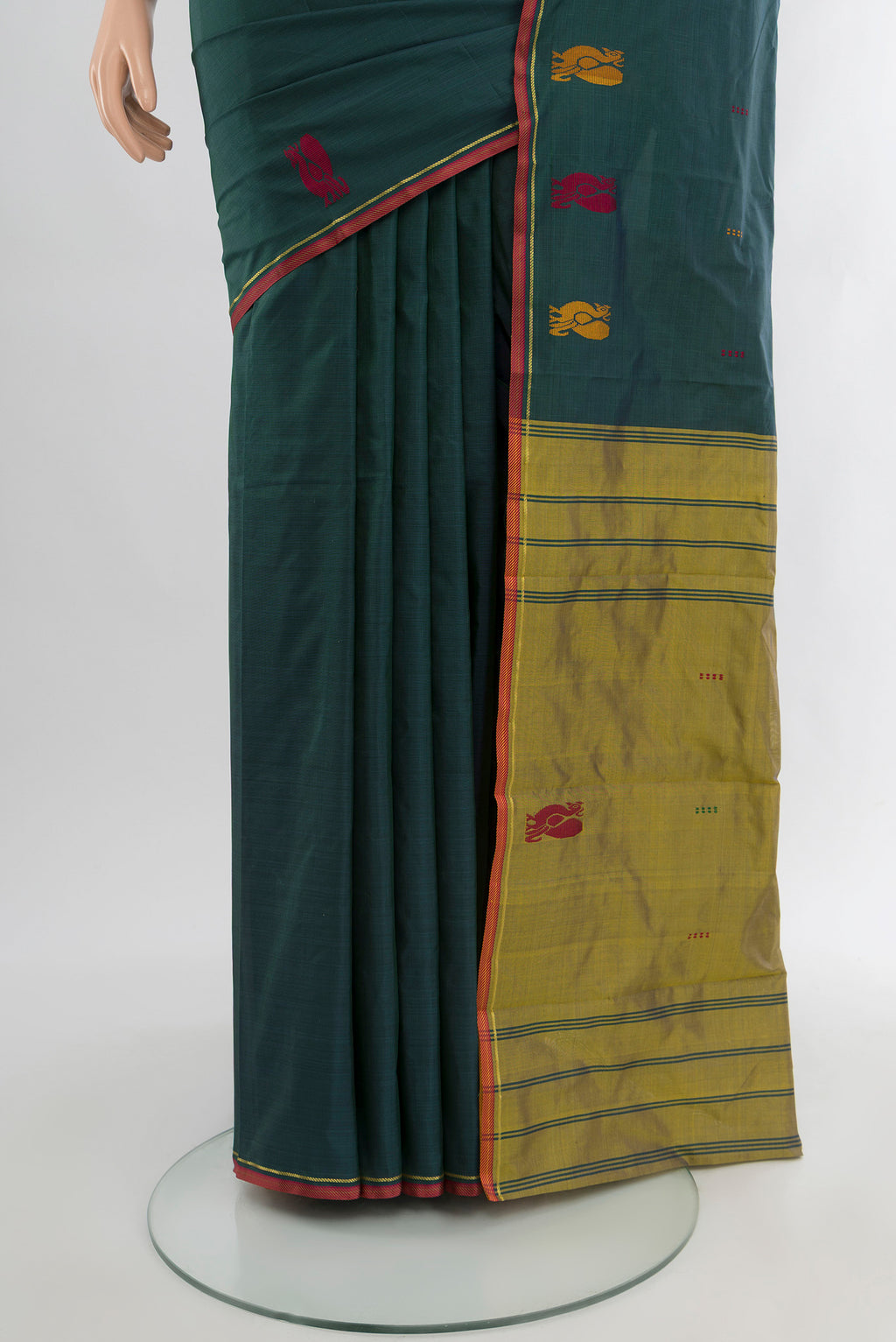 Pleats and pallu of Peacock Blue Kanchipuram Silk Saree with Thread Butta on the body and Thread Border. 