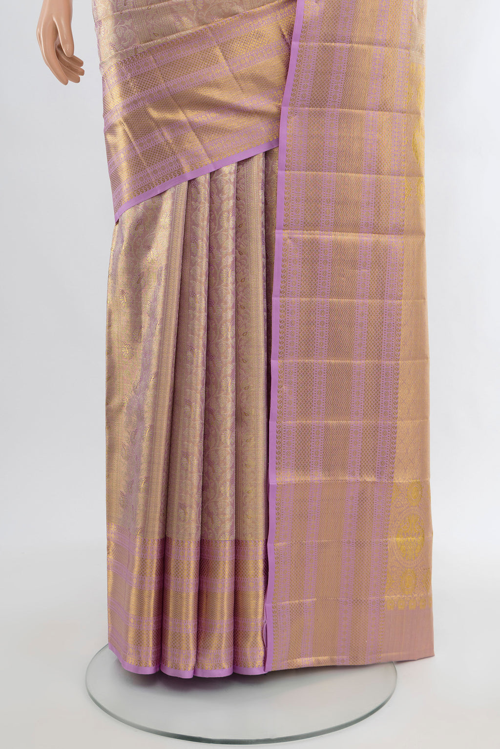 Pleats and pallu of Lavender Kanjivaram Tissue Silk Saree with Zari Brocade on the body and Zari Border. 