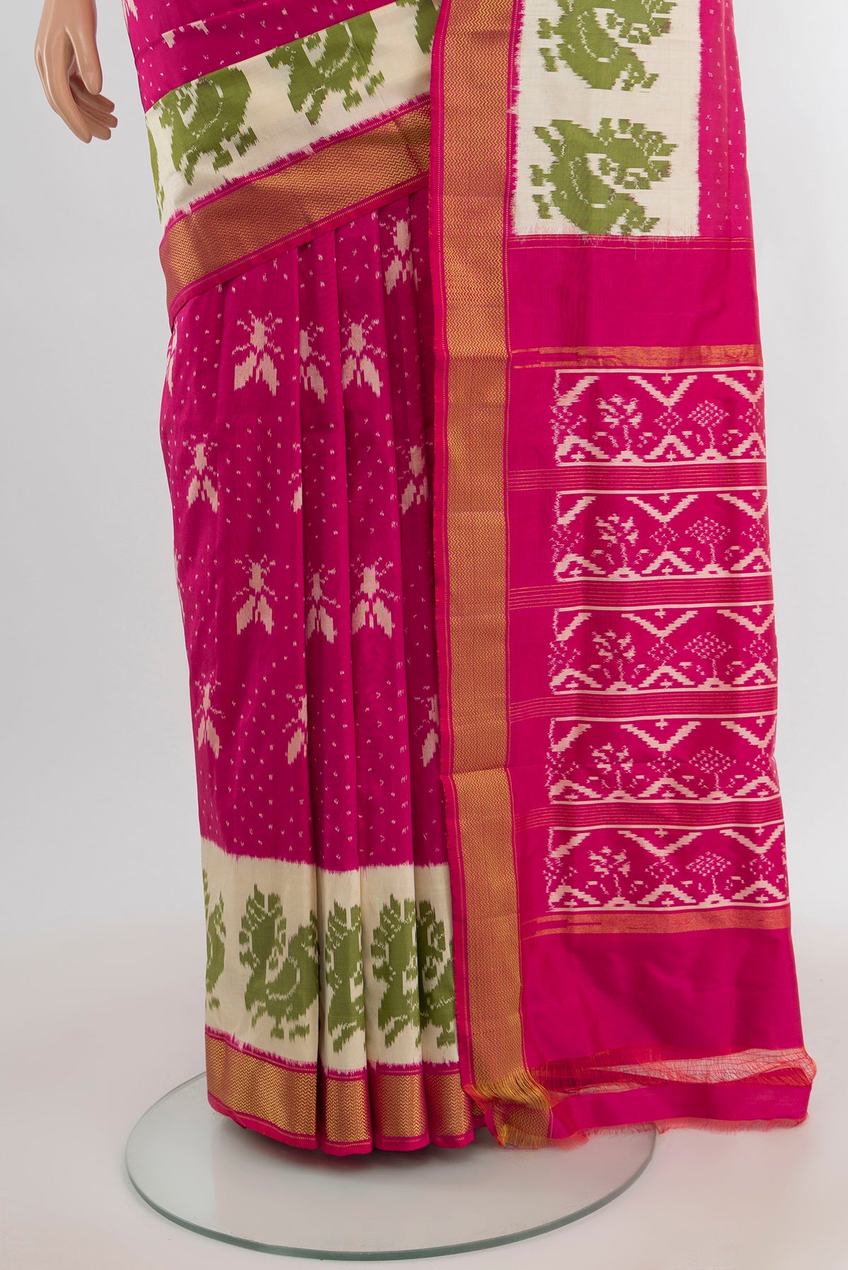 Pleats and pallu of Dark Pink Pochampally Silk Saree with Pure Ikat on the body and Zari Border. 