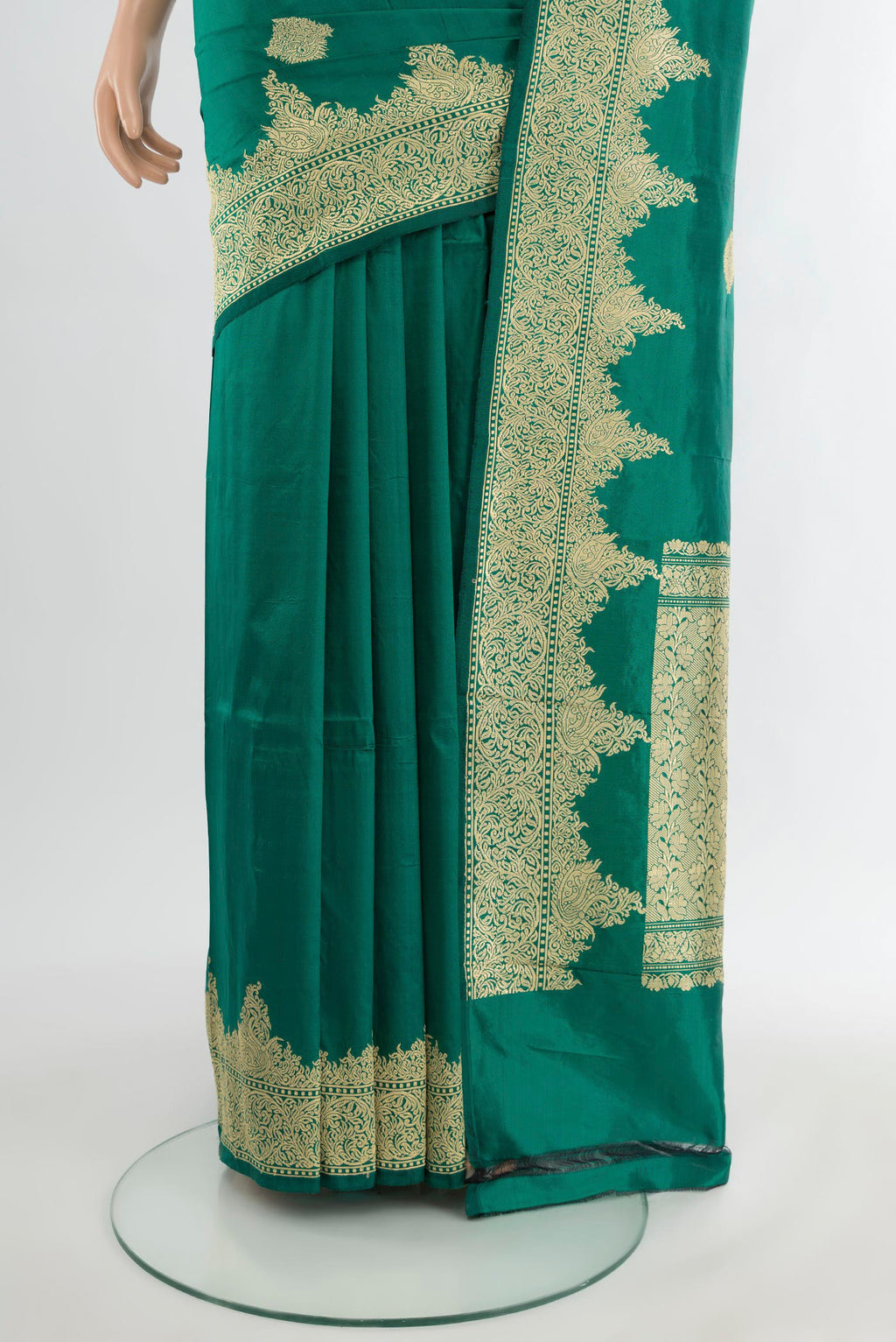 Pleats and pallu of Teal Banarasi Katan Silk Saree with Zari Butta on the body and Zari Border. 