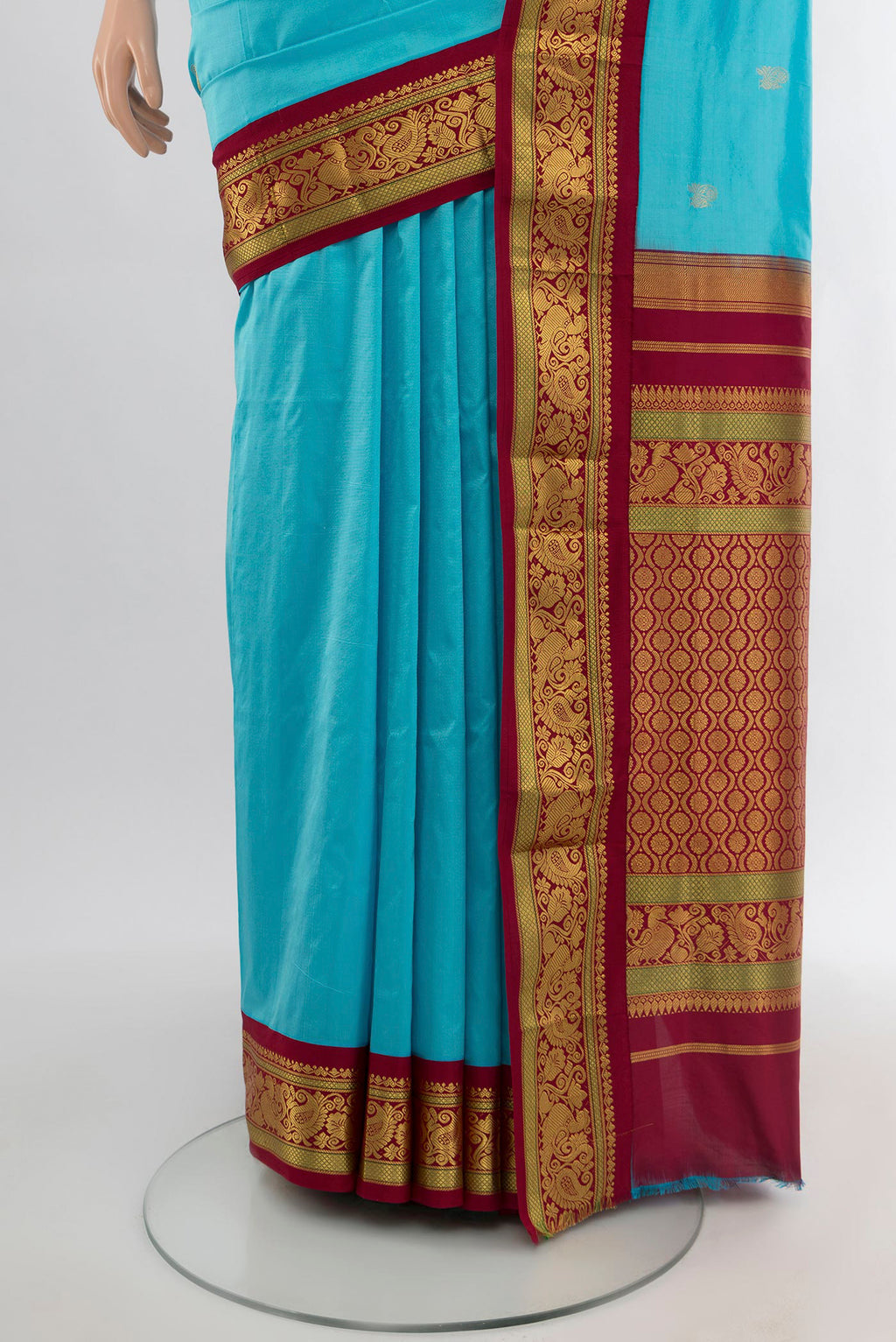 Pleats and pallu of Light Blue Kanchipuram Silk Nine Yards Saree with Zari Butta on the body and Zari Border. 