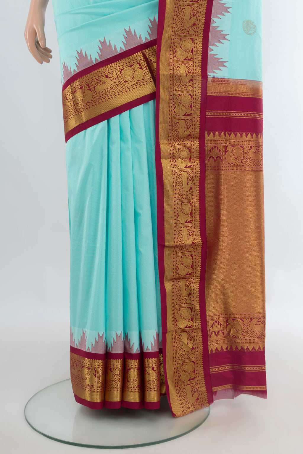 Pleats and pallu of Pure Silk Sea Green Bangalore - kadyal Nine Yards Saree with Zari Butta on the body and Zari Border. 