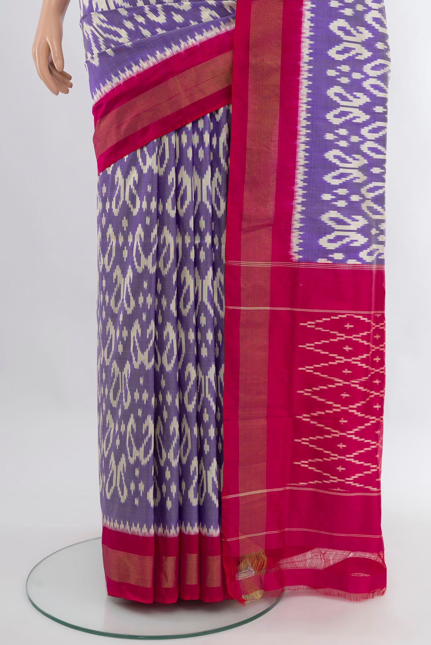 Pleats and pallu of Lavender Pochampally Silk Saree with Pure Ikat on the body and Zari Border. 