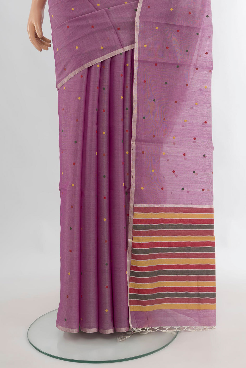 Pleats and pallu of Lavender Tussar Saree with Thread Butta on the body and Without Border. 