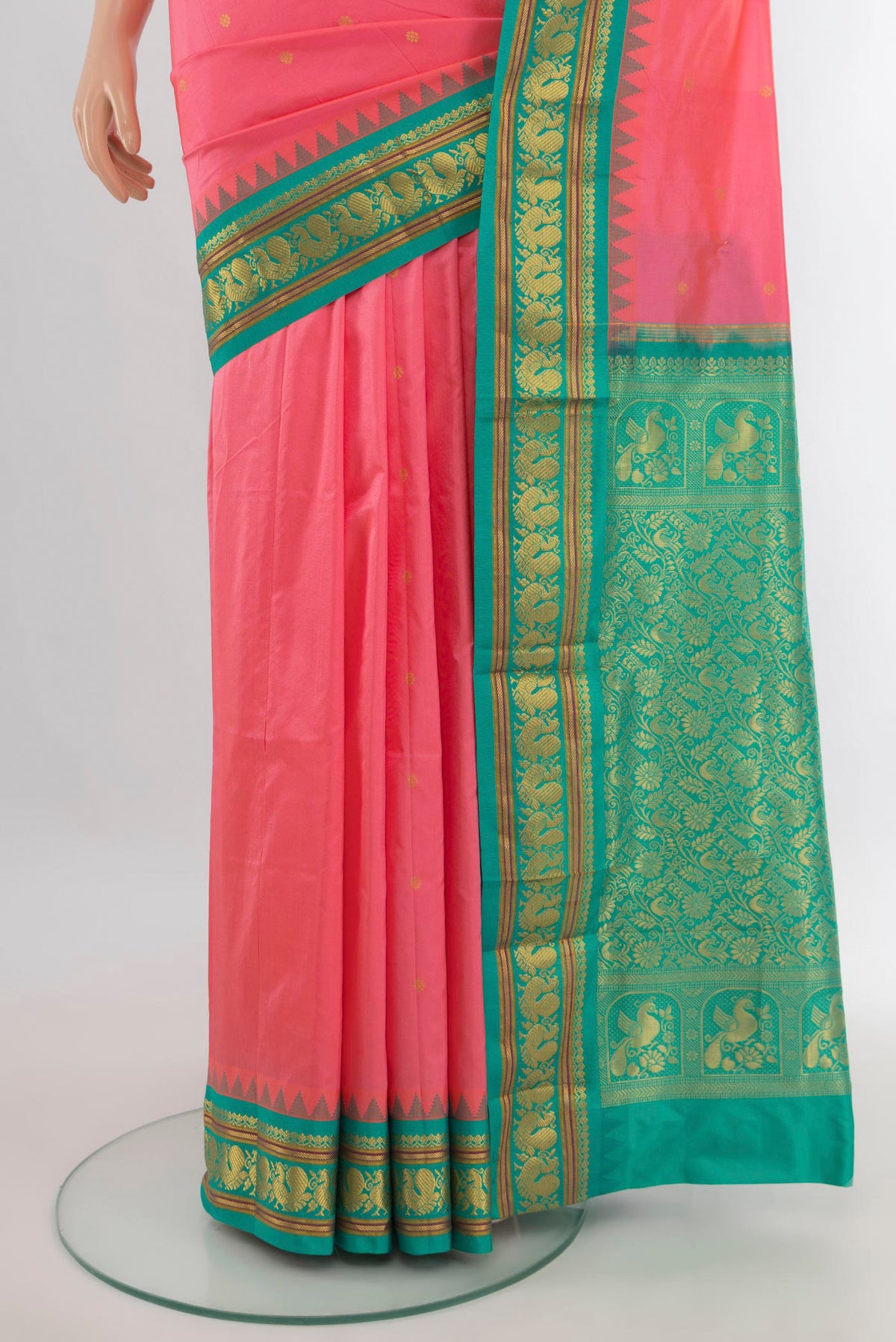 Pleats and pallu of Pure Silk Peach Bangalore - kadyal Saree with Zari Butta on the body and Zari Border. 