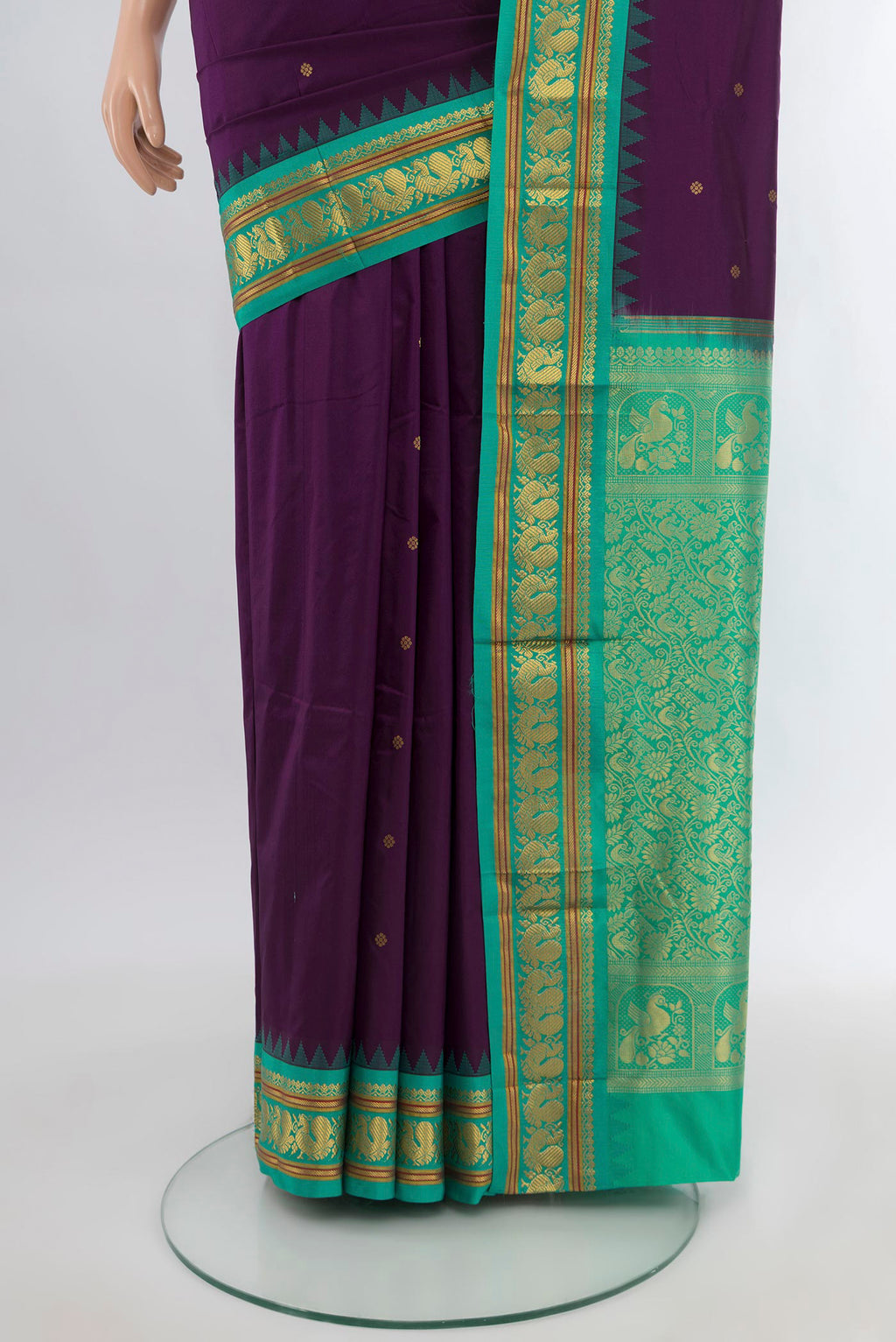 Pleats and pallu of Purple Bangalore Silk - kadyal Saree with Zari Butta on the body and Zari Border. 